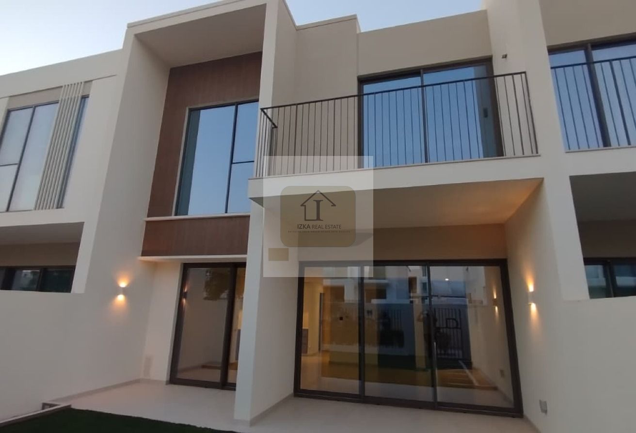 Close to pool and park | Ready to move