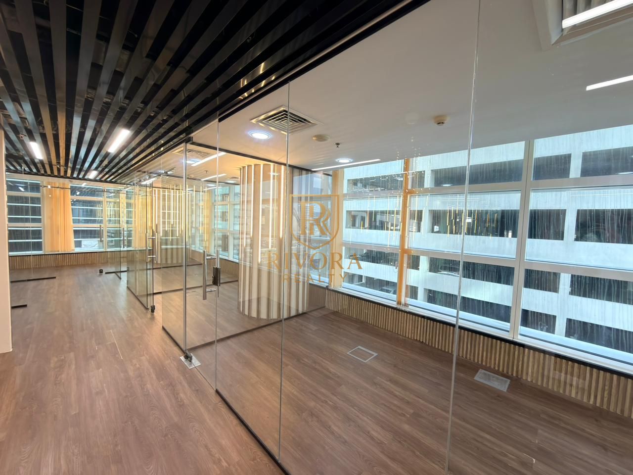 OFFICE I FULLY FITTED I JUMEIRAH SIDE VIEW