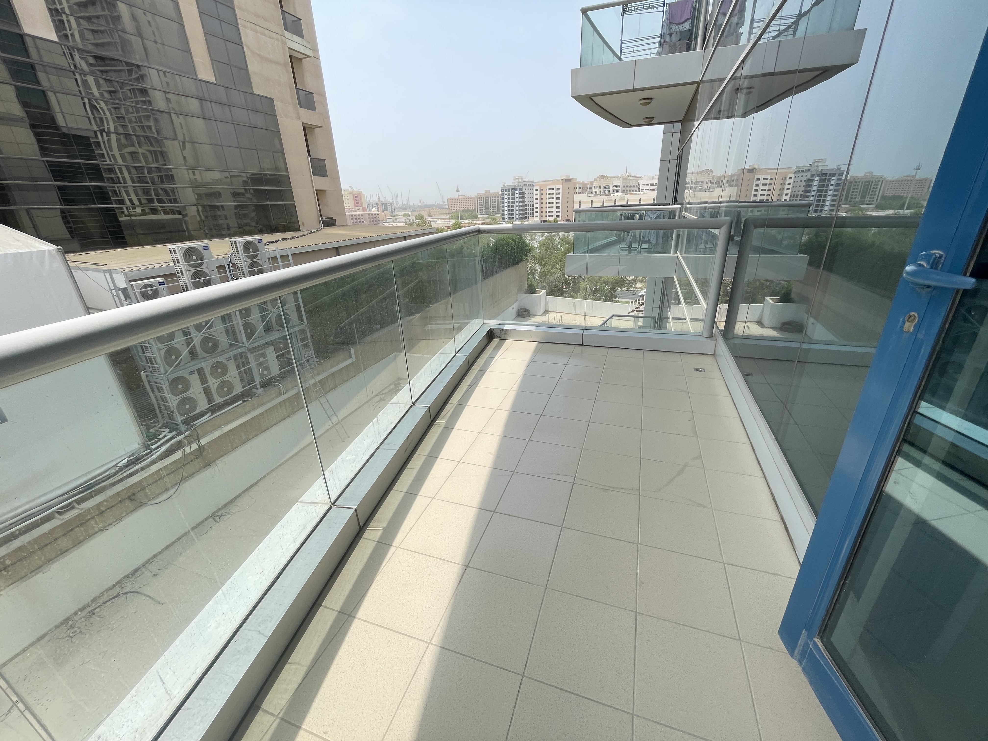 CHILLER FREE || LUXURIOUS 2BHK APARTMENT || KITCHEN APPLIANCES || ALL AMENITIES