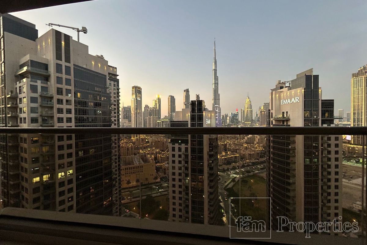Fully Furnished| High Floor| Prime Location