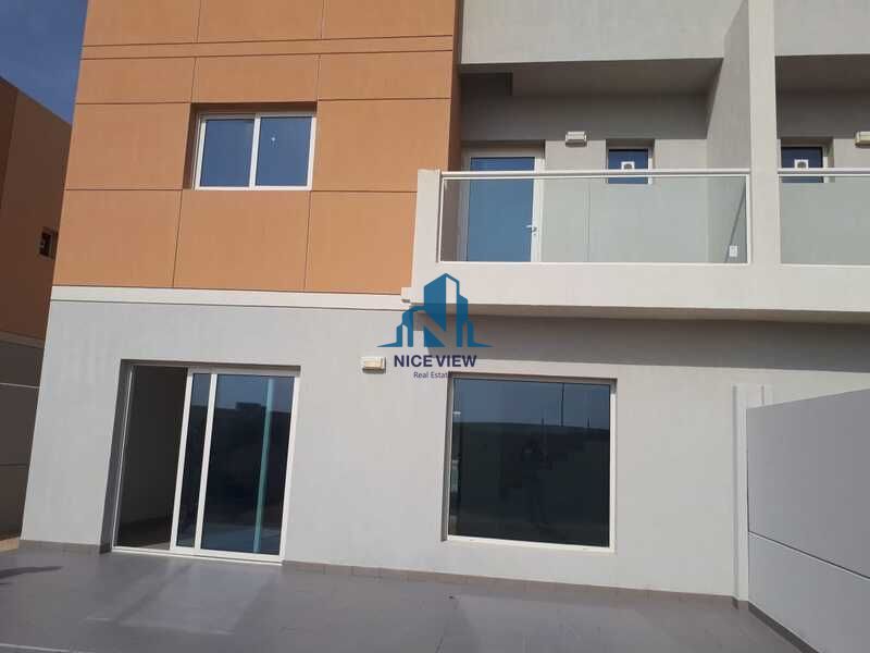 HOT PRICE l 3 BR Villa in Manazel Al Reef 2