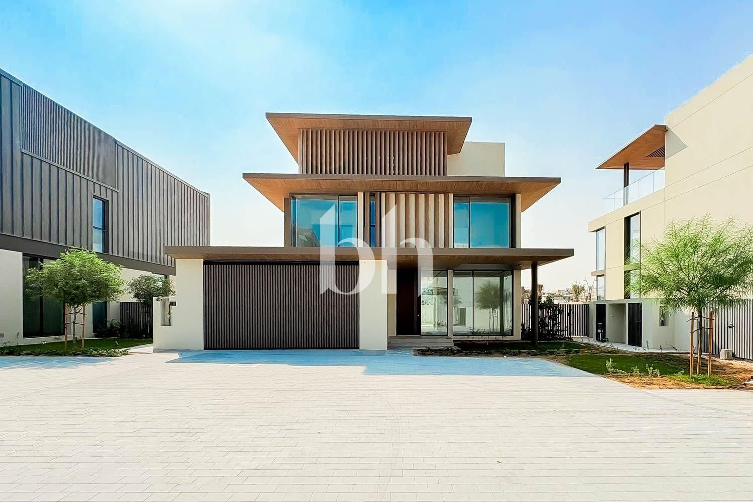 Phase 2 | 4BR + Maids | Prime Location