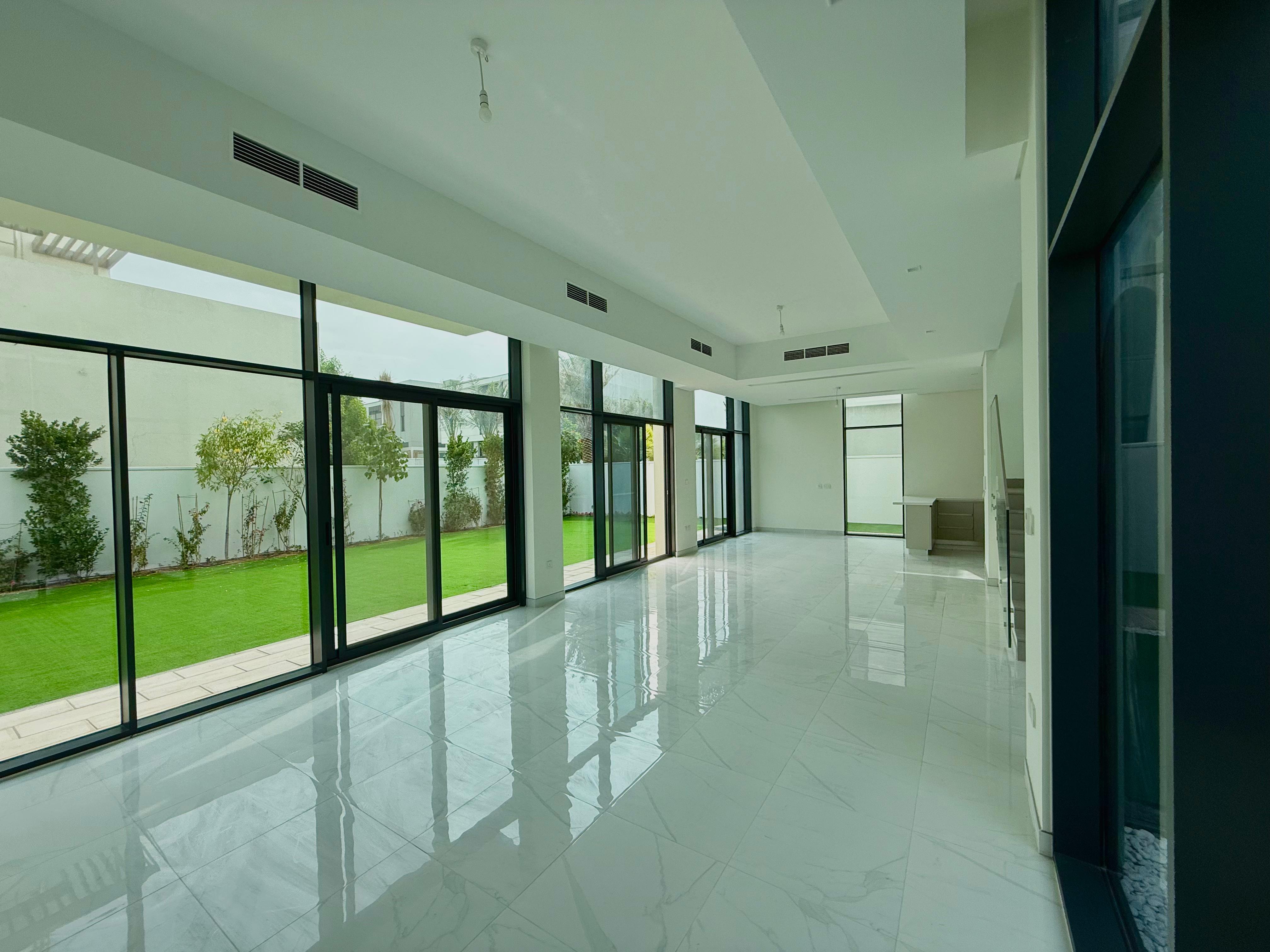 PRIME LOCATION | SPACIOUS | NEXT TO POOL