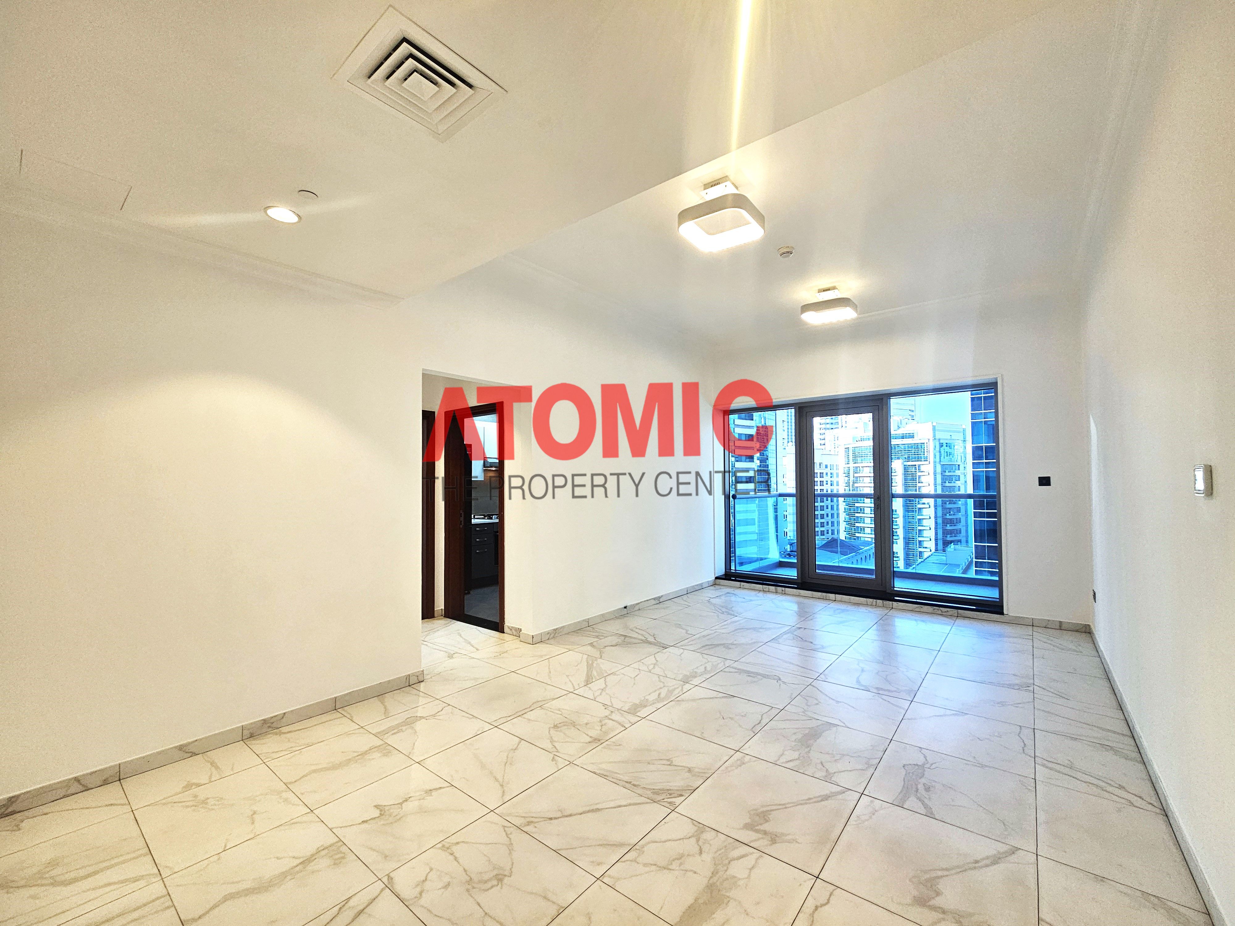 Open Kitchen, Family Building, Bright Apartment