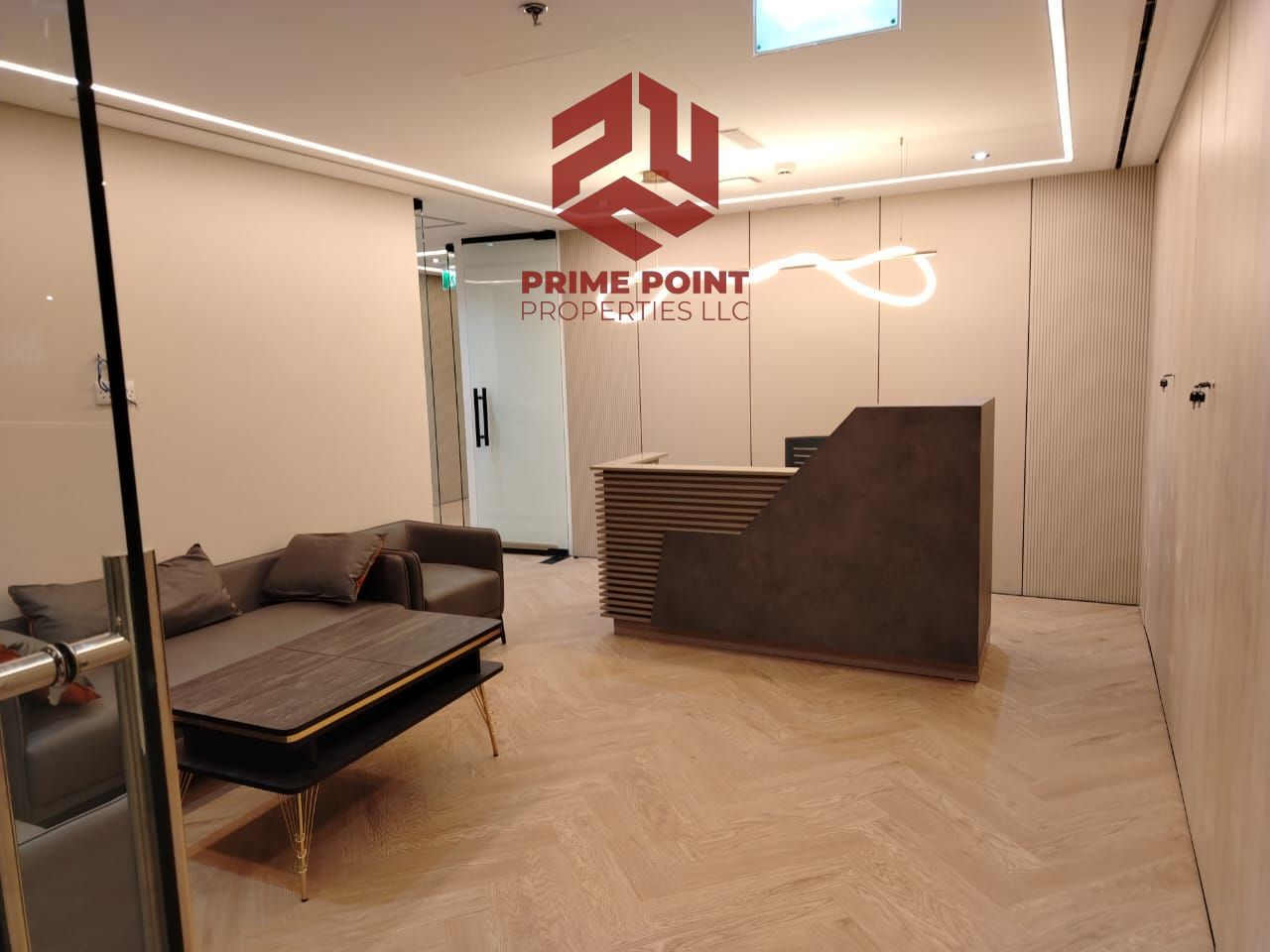 Prime location fully fitted Office - Excellent Connectivity - 4 Parkings
