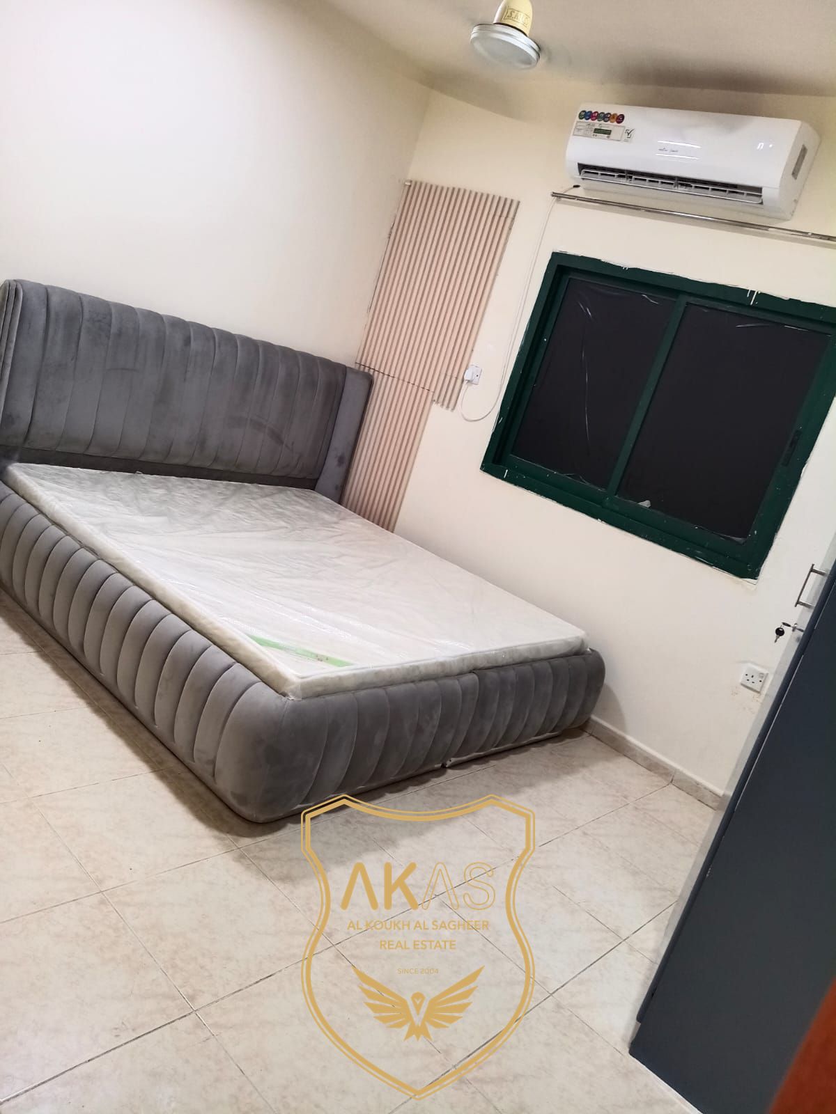 HOT OFFER 1BHK AVAILABLE FAMILY BUILDING 2100