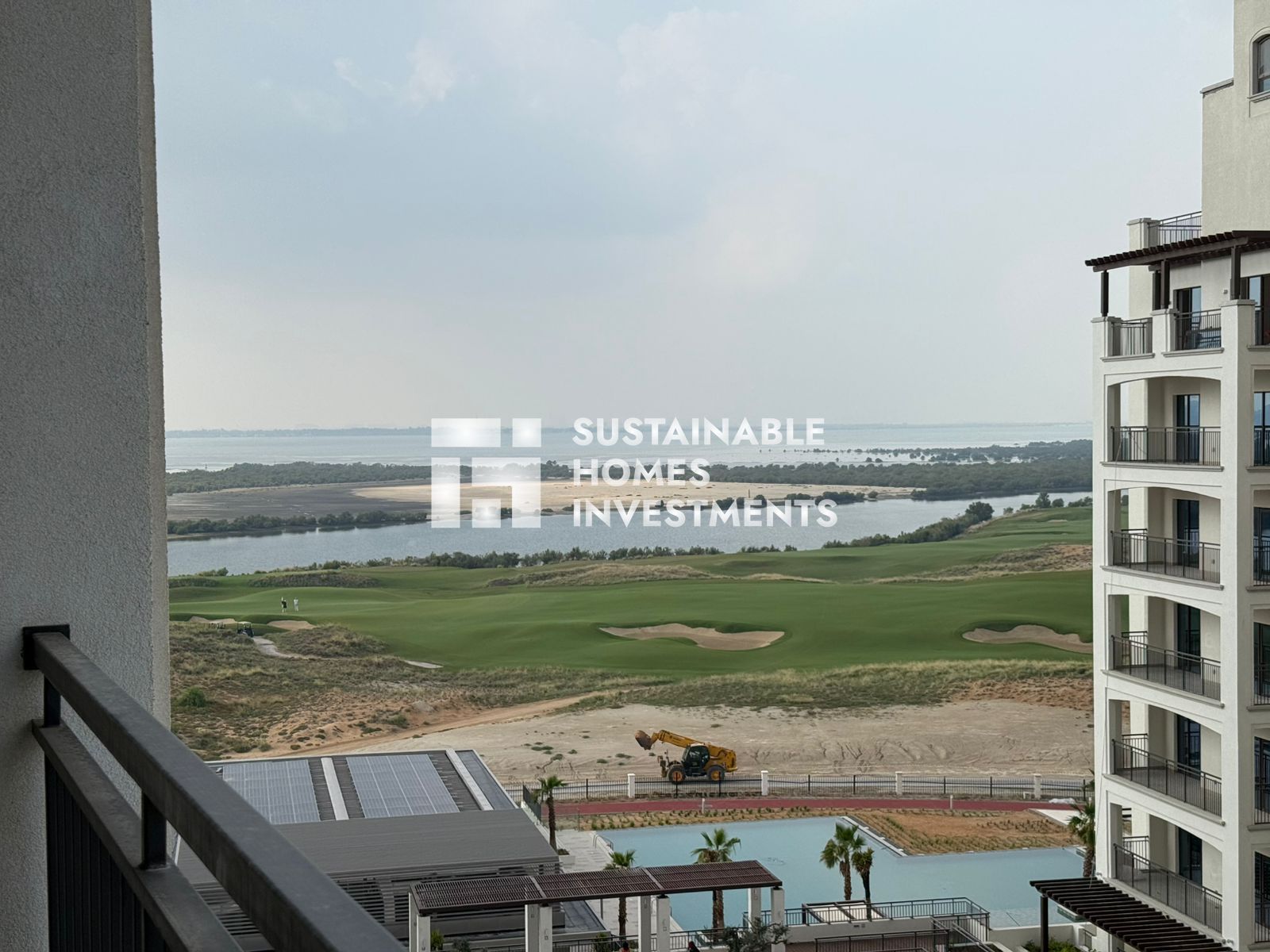 Partial golf view l High floor l Spacious Unit