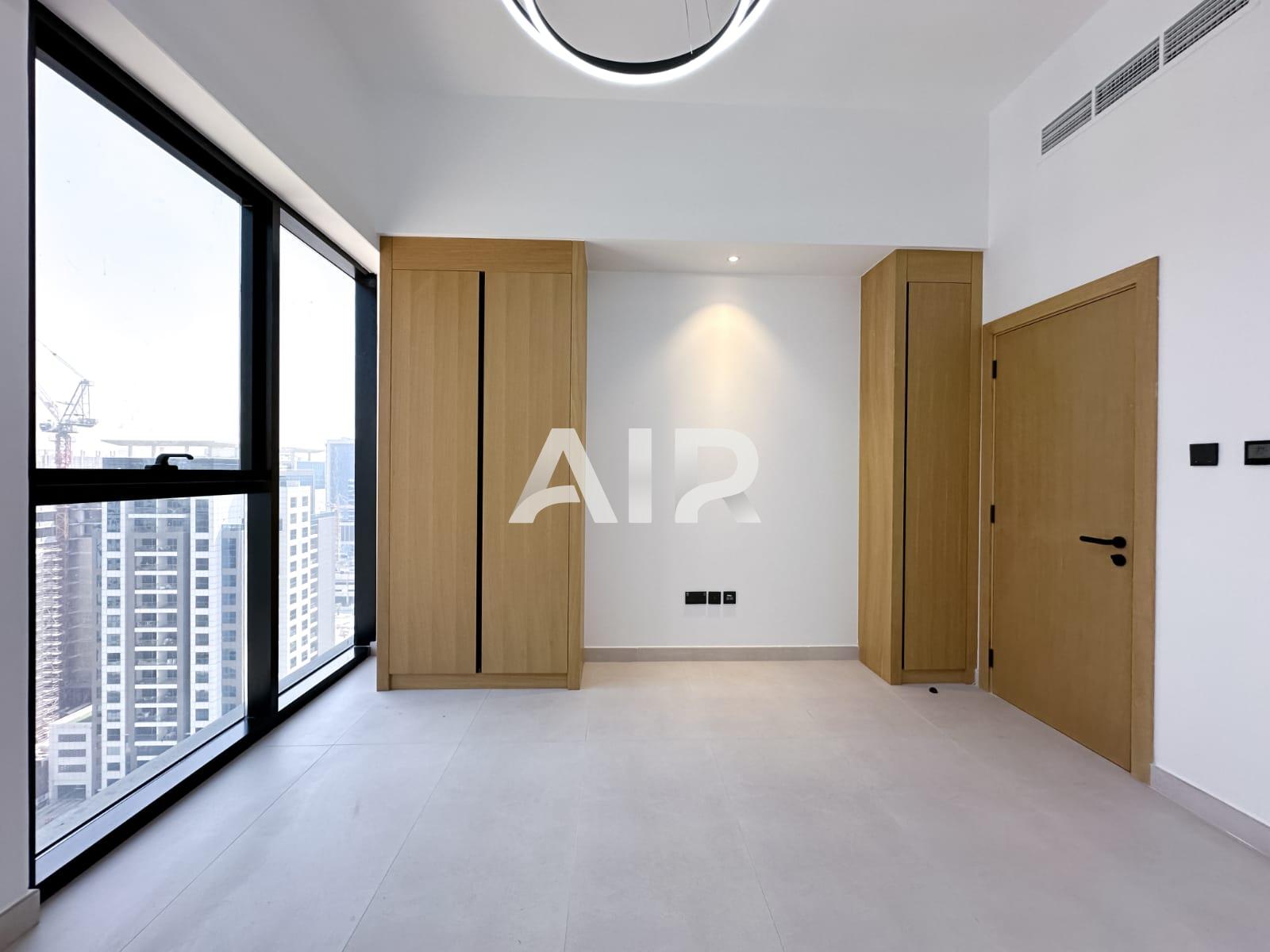 Canal View / Mid Floor / Brand New