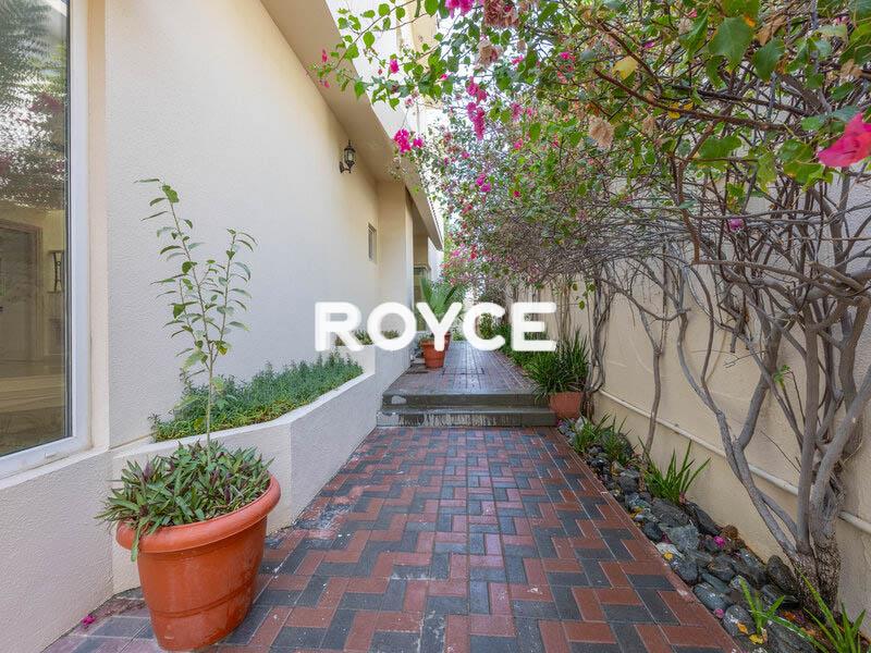 Elegant | Sunlit Independent Villa | with Garden
