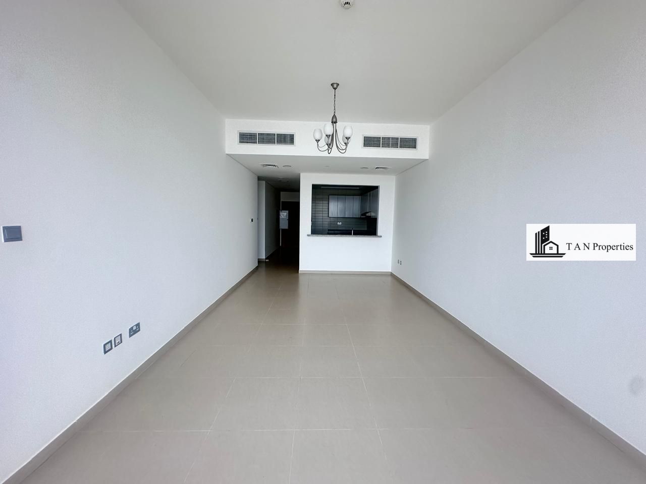 Chiller Free ||Stunning studio| only Family