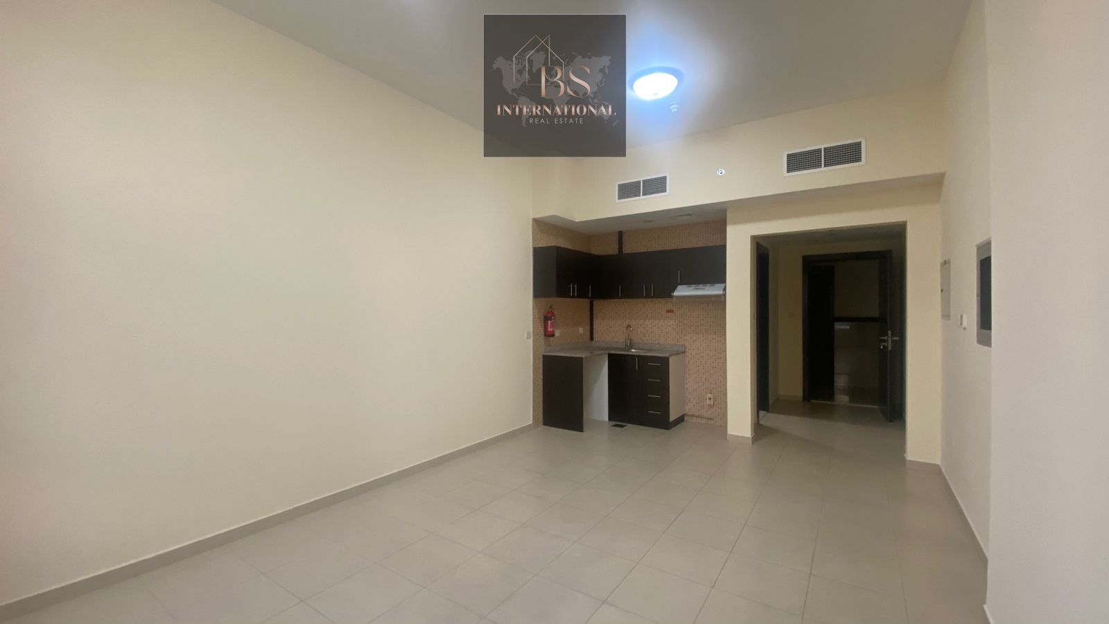 Elegant Studio Apartment | Prime Location |