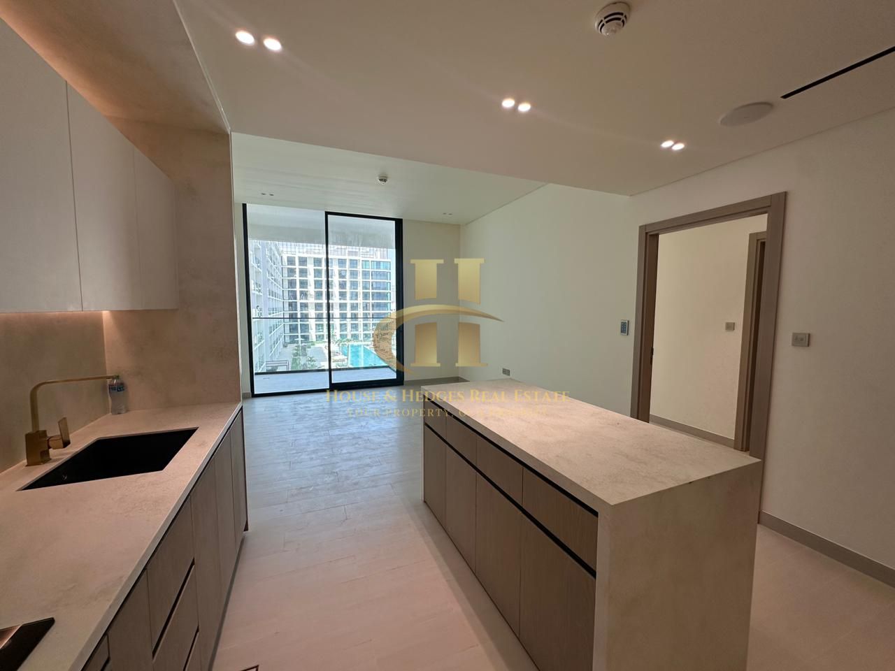 Ready To Move | Spacious Unit | Park View