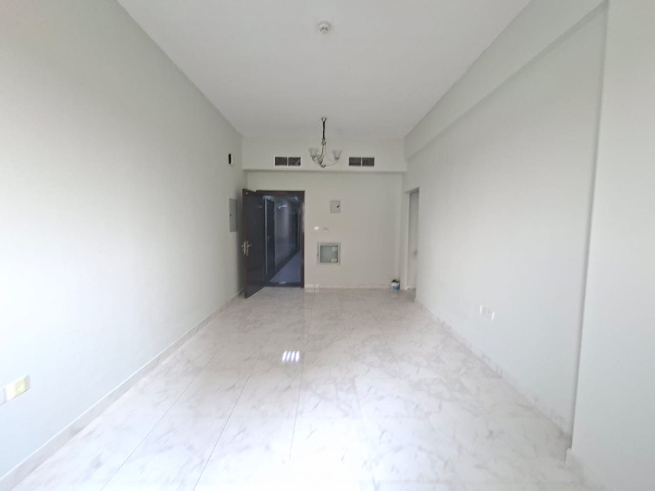 Lxury and Like Brand new apartment with balcony prim location aljada out sid