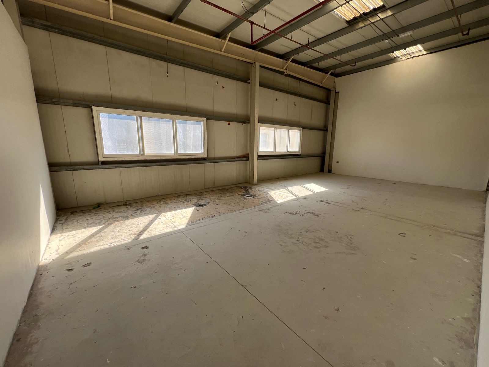 WAREHOUSE | 3274 SQFT | INDUSTRIAL | DIP 1