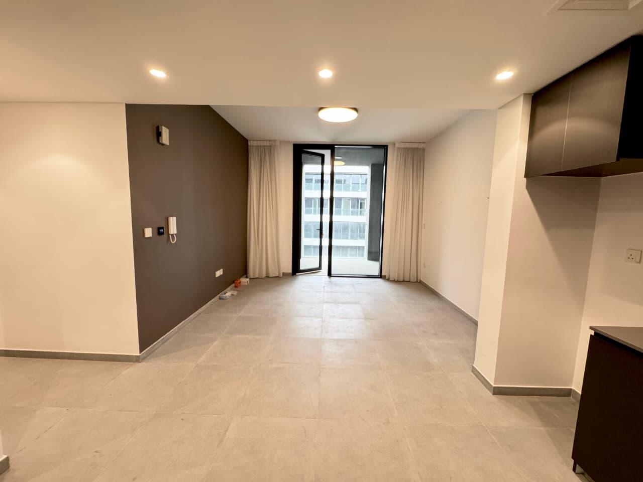 Lxury and Like Brand new apartment with balcony with master room with waldrop parking jym pool kids ply area