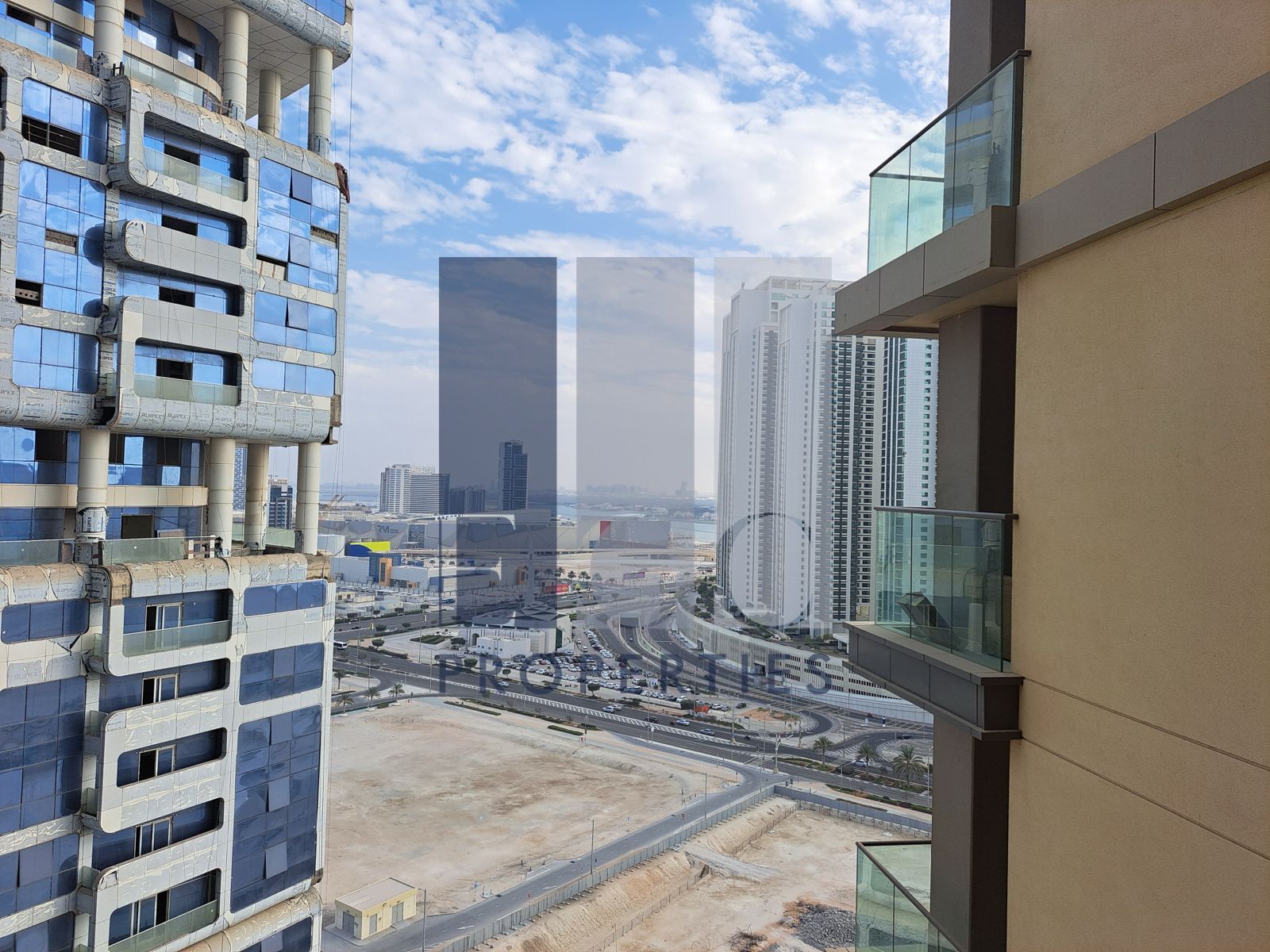 Fabulous 2BD+Laundry | Prime Location | Sea View