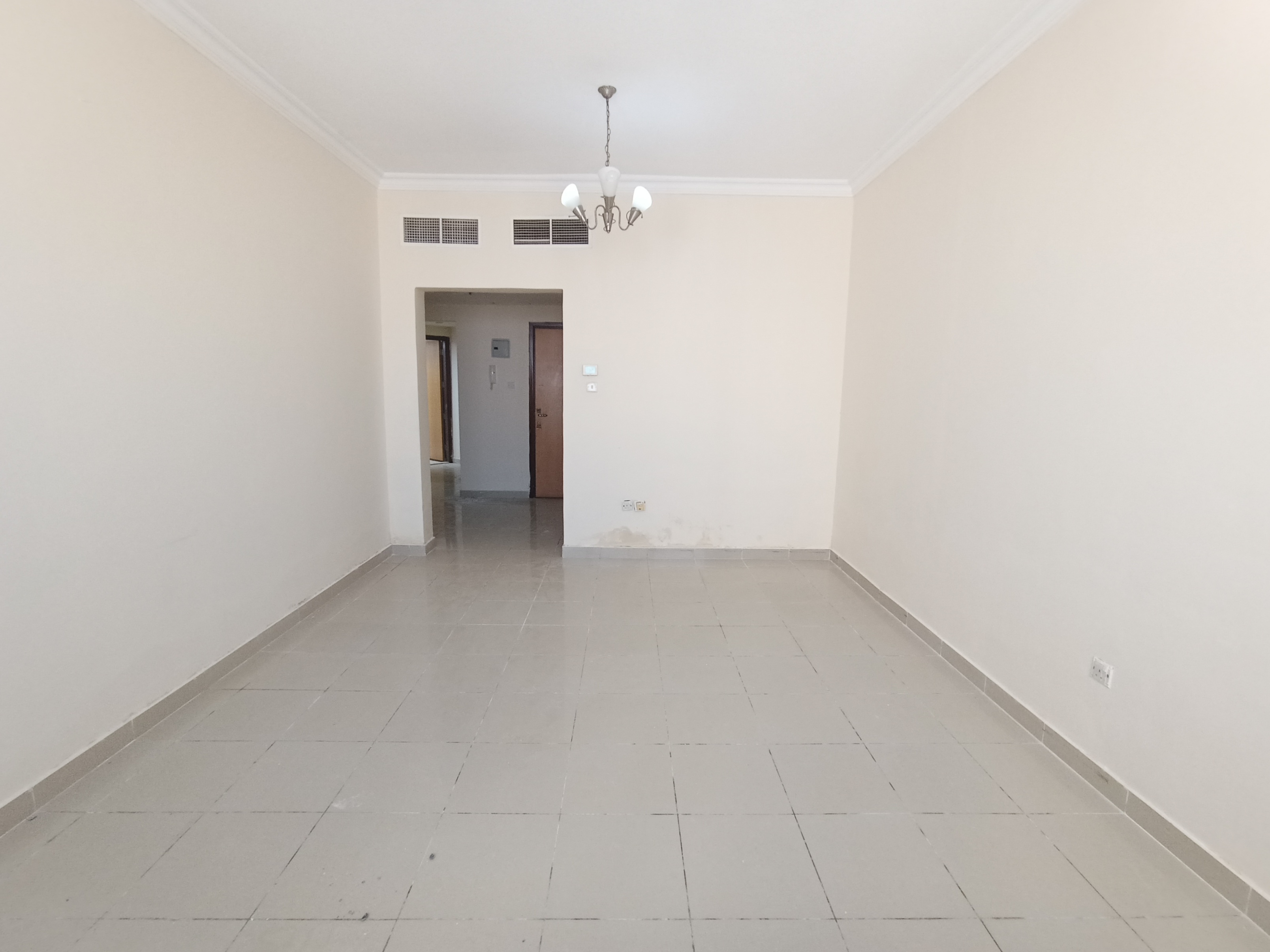 Parking Free 2BHK With 3Washrooms Gym/Pool Free Just In 50K 6Cheques Payment ú