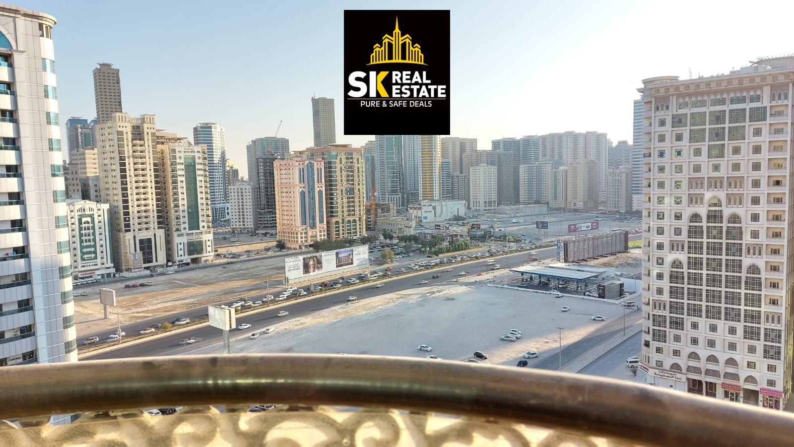 LEVISH 3BHK APARTMENT+PARKING FREE HUGE SIZE PRIME LOCATION READY TO MOVE
