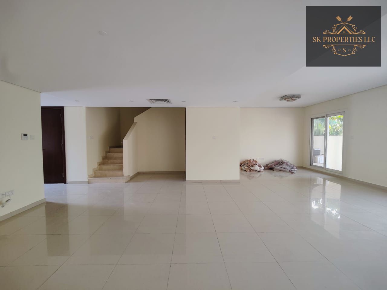 Spacious Unfurnished 4 BHK Townhouse with Private Pool for Rent | 4,000 Sqft | Premium Community Living | Al Zahia – Sharjah