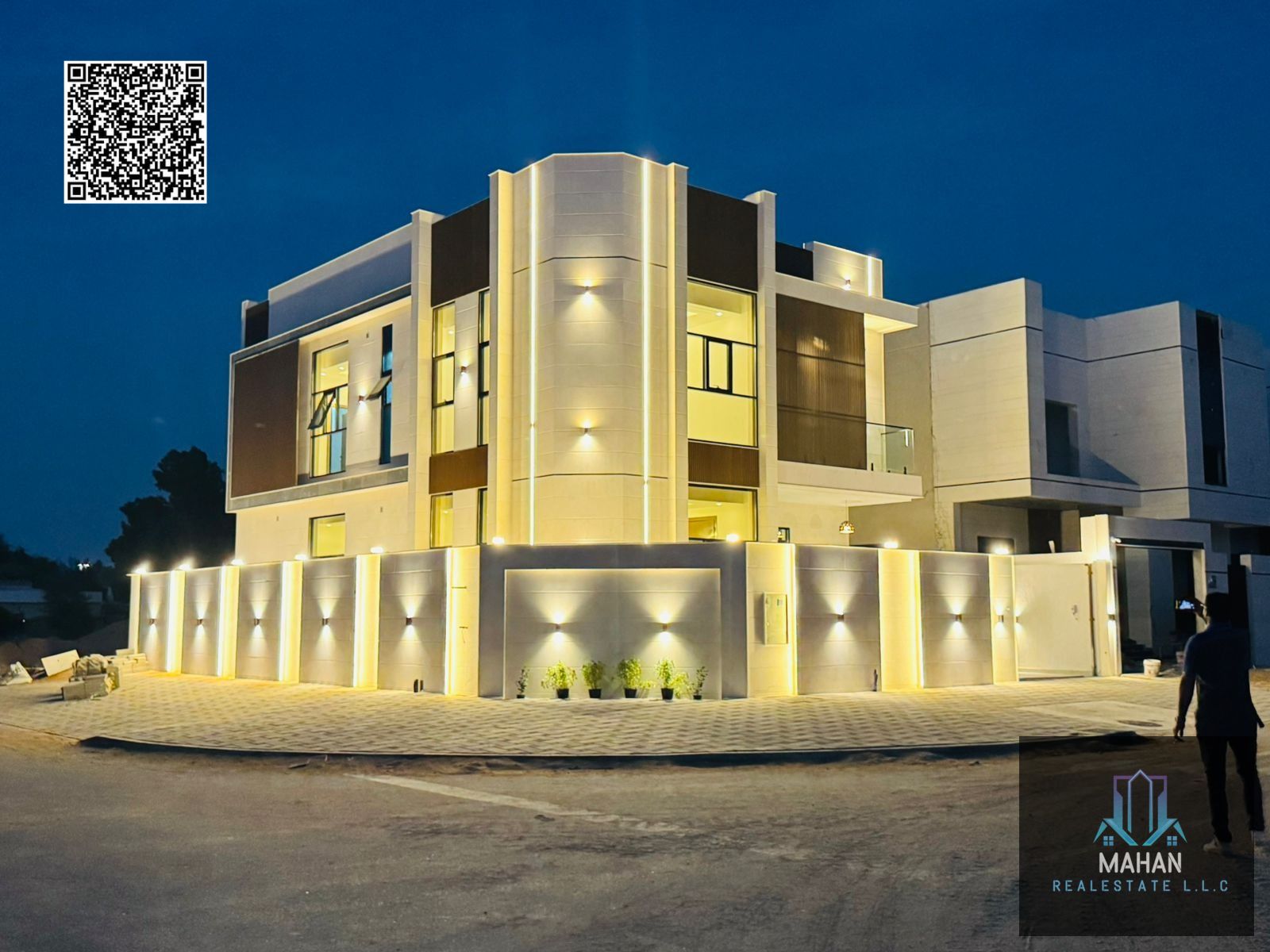 Villa for sale in a prime location in Al Helio 2, Ajman A golden opportunity to own a luxurious villa with a modern design and high-end finishes, combining comfort, luxury, and spaciousness, in one of the best quiet residential areas in Ajman