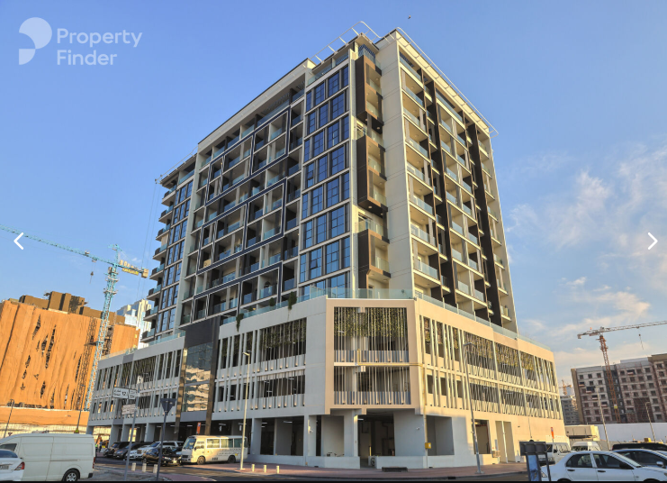 Elegant Apartment | with Community View