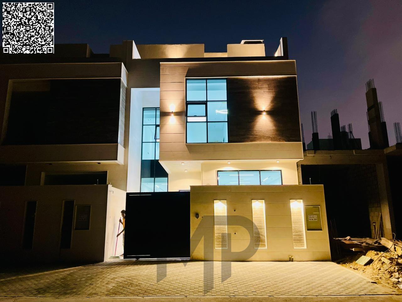Large building area of 3300 sq ft, ground floor, first floor, and roof, 5 bedrooms, living room, majlis, and maid's room. A great deal, including re