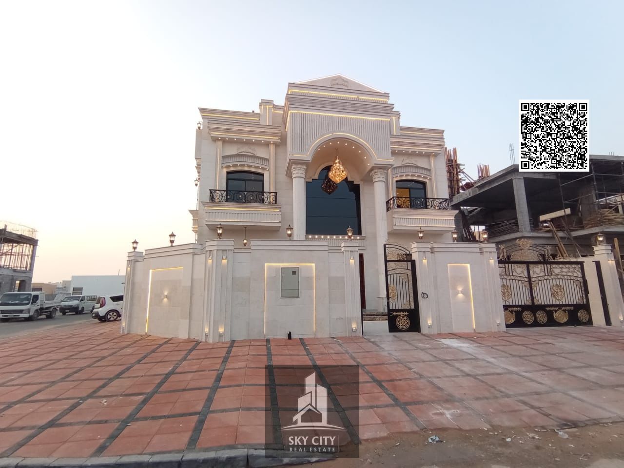 Ready-to-move-in luxury super deluxe villa opposite the park, ready to move in at a bargain price with no annual fees.