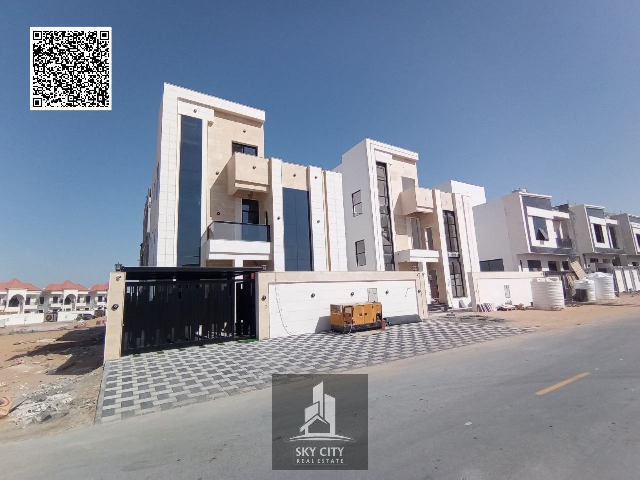 Ready-to-move-in luxury super deluxe villa, registration fees included, opposite the garden. A steal at no annual fees.