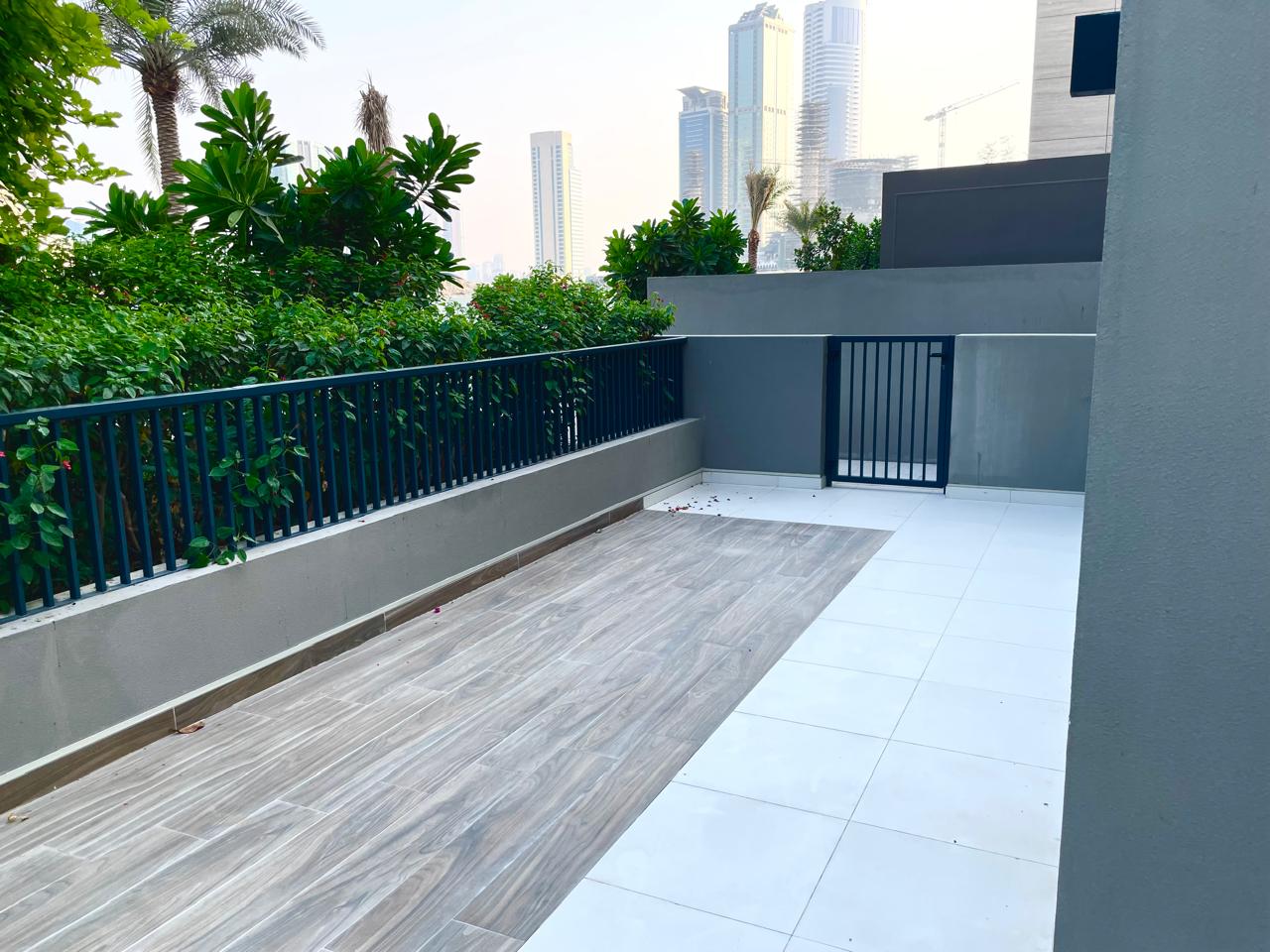 For Rent Townhouse in Maryam Island Sama Building