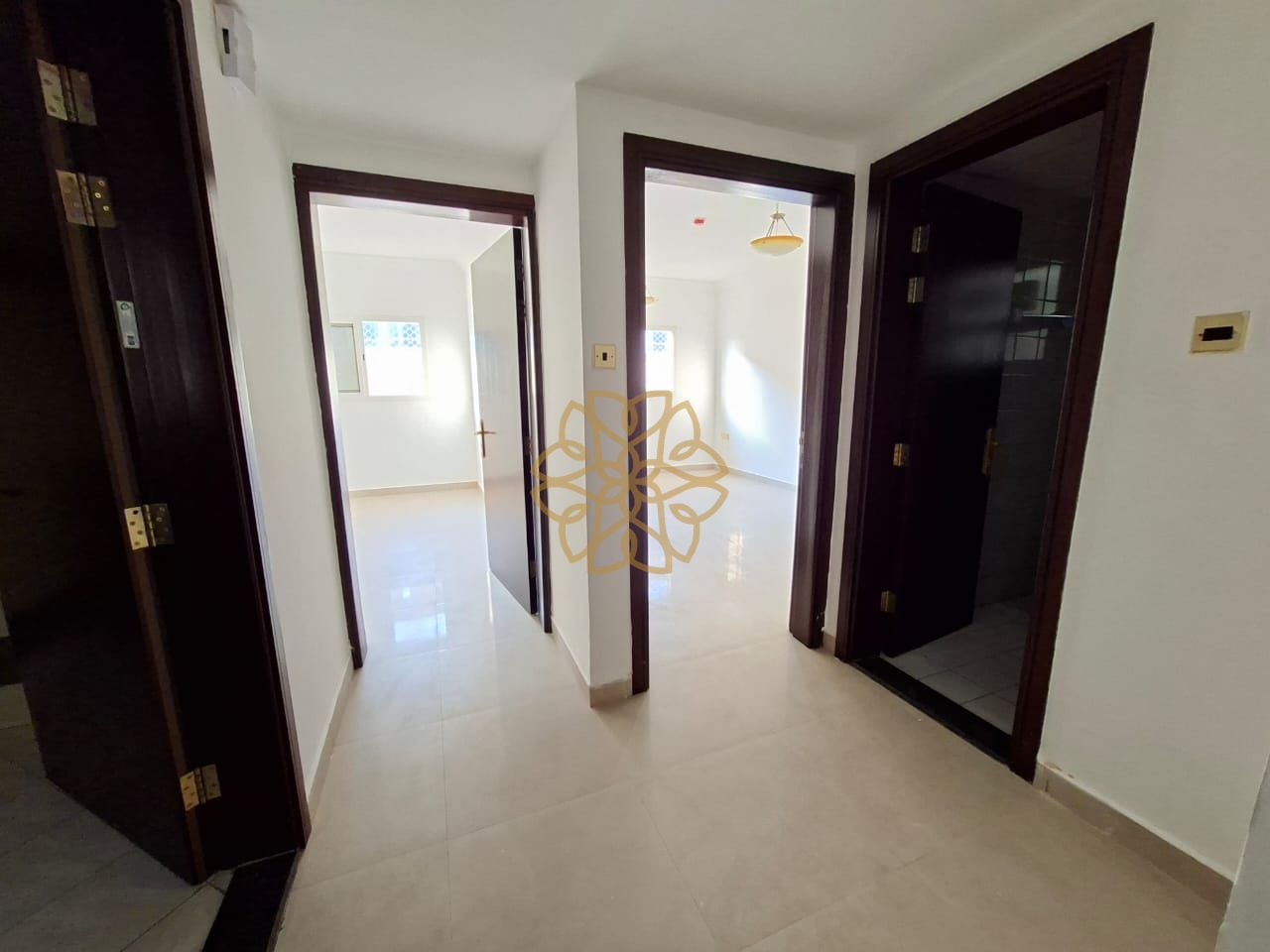 1BR/ Brigh / Close Hall/ Clean and Lavish