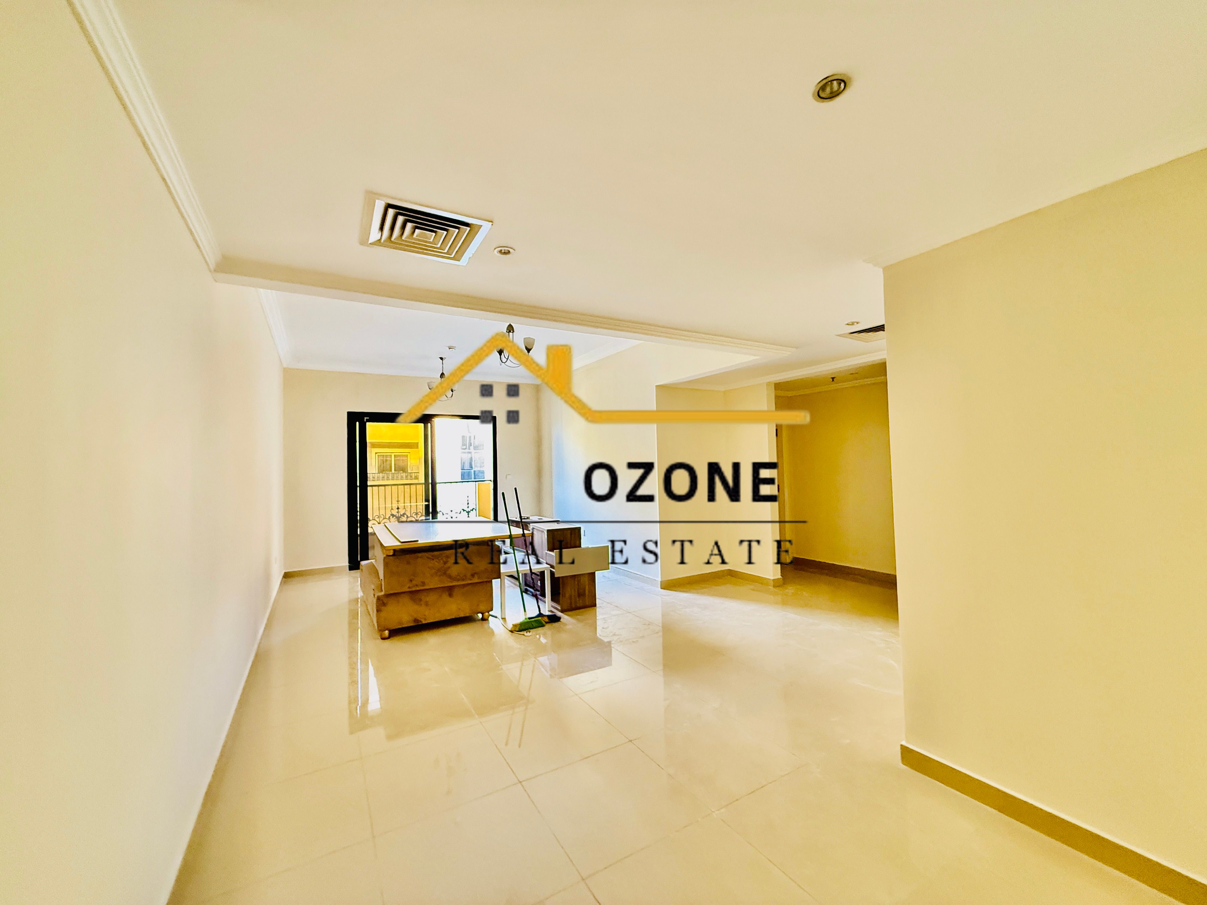 HUGE SPECIOUS 3BHK APARTMENT//FREE COVER PARKING//AT GOOD LOOKING AREA //FREE MAINTENANCE//