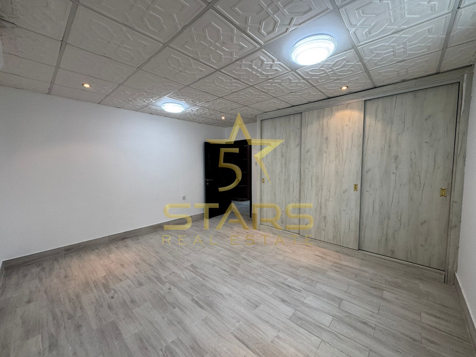Huge Villa | Spacious | Well Maintained