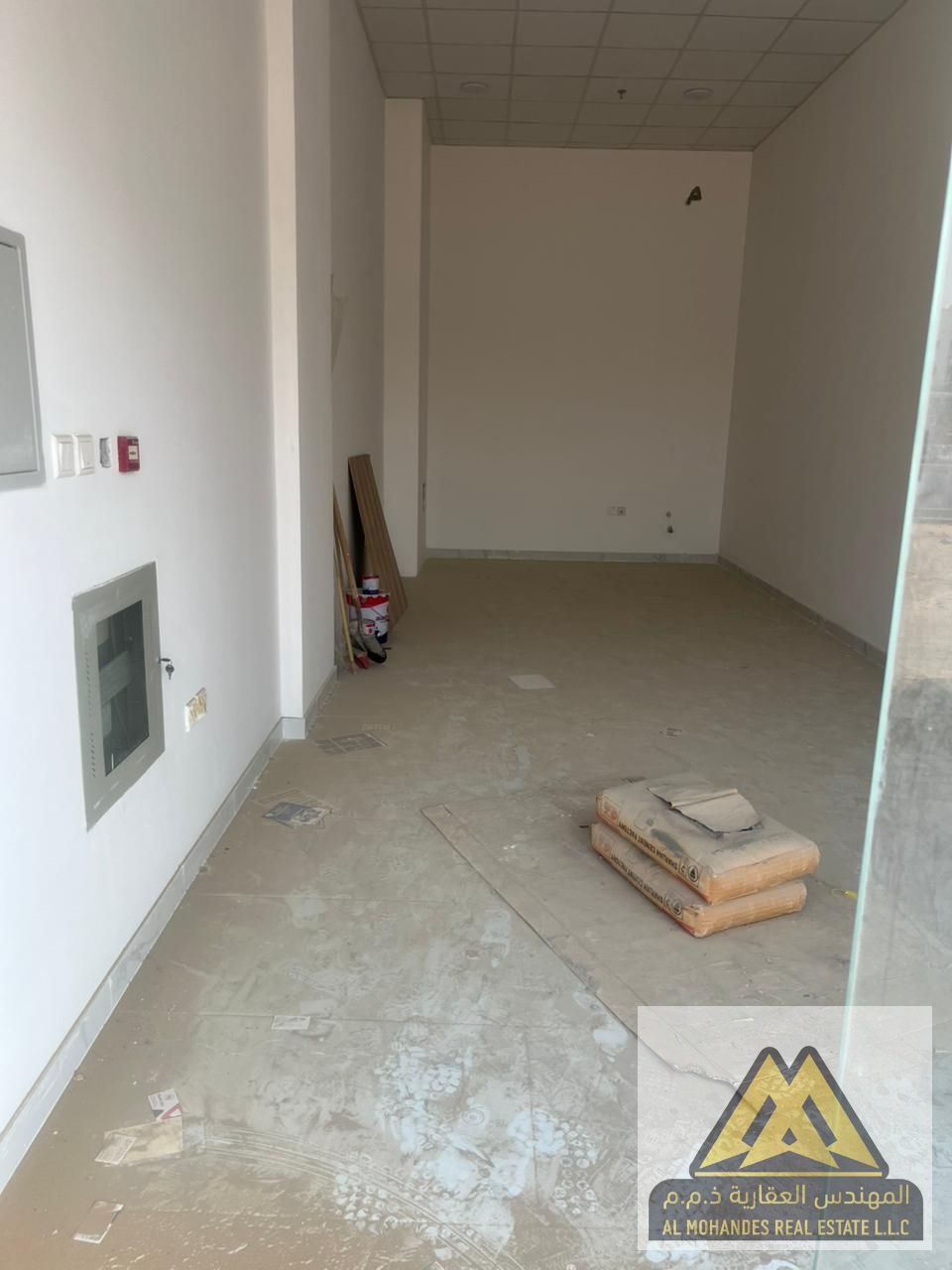 Prime location | Good size | Good finishing | Facilities | Excellent price