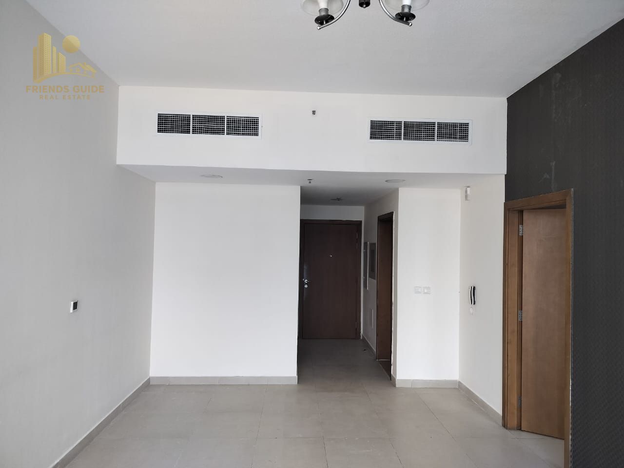 LARGE 1 BHK IN FAMILY BUILDING/WITH BALCONY INCLUDING PARKING/PHASE 2