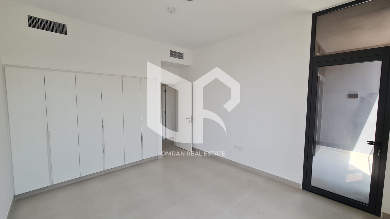Townhouse on MASAAR with a private garden and a stunning view