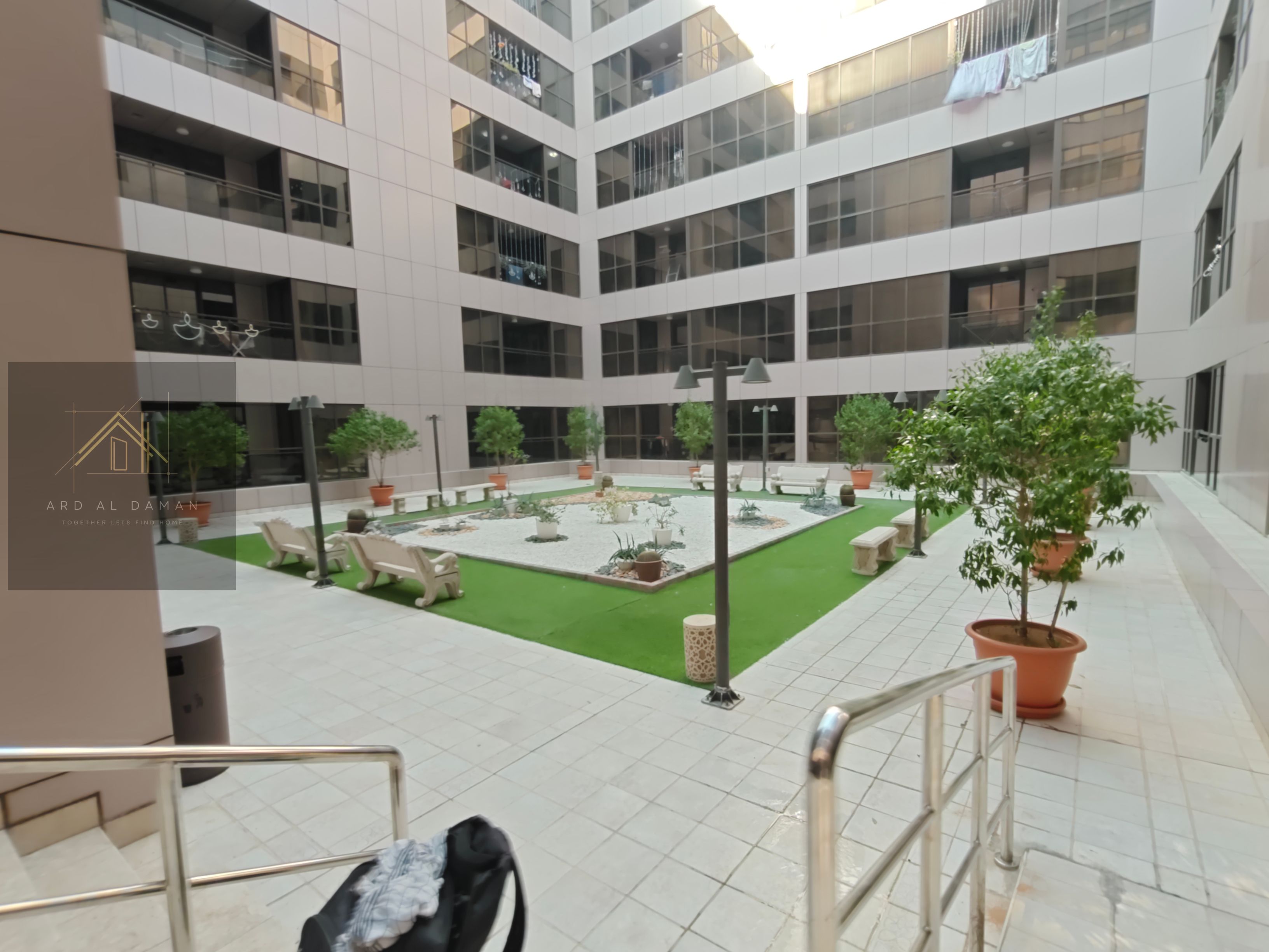 Perfect Family Home: Huge 4-Bedroom Apartment in Mankhool