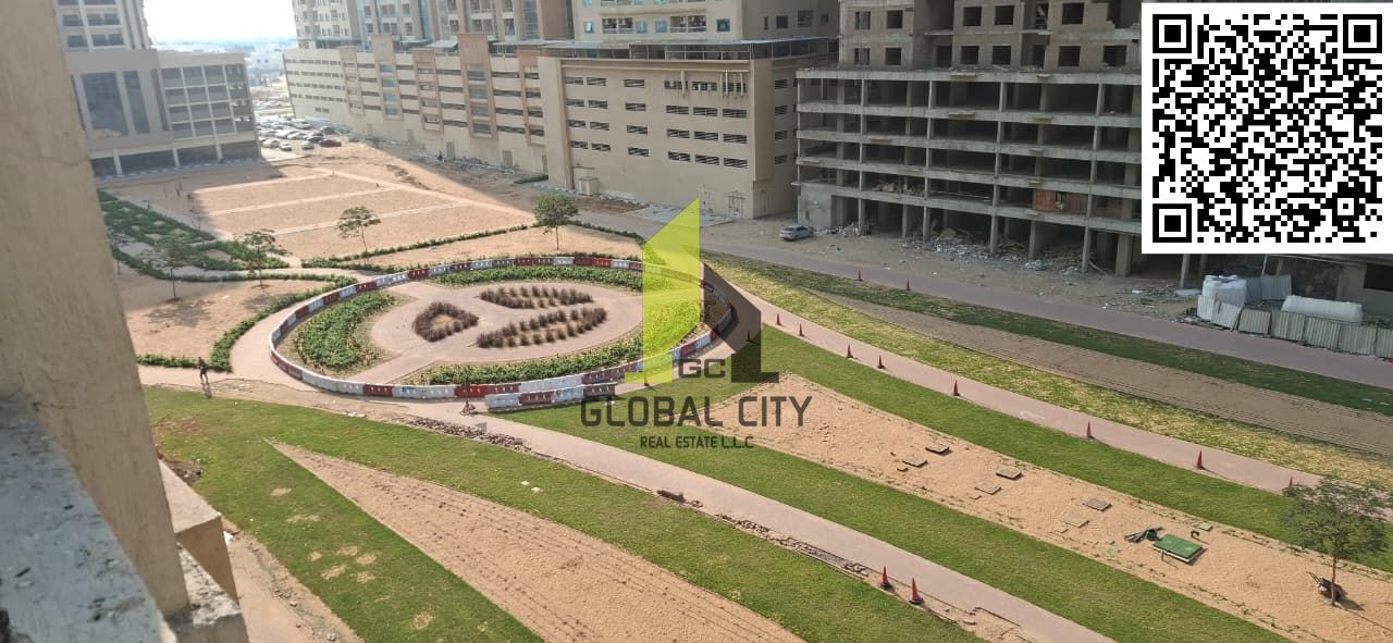 VACANT 2BHK FOR SALE IN PARADISE LAKE TOWER B6 , TOTAL AREA SQFT 1,200 , WITH PARKING , OPEN KITCHEN , WELL MAINTAINED APARTMENT ASKING PRICE 395K ,,,