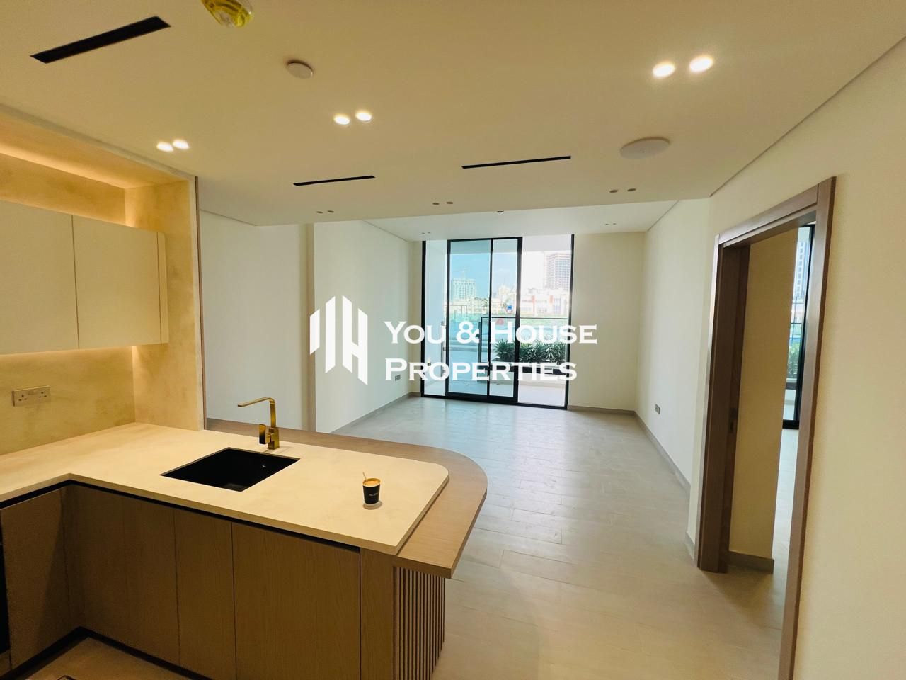 Stylish 1-Bedroom | Premium Interiors-Cozy Ambience | Amenities & Pool View