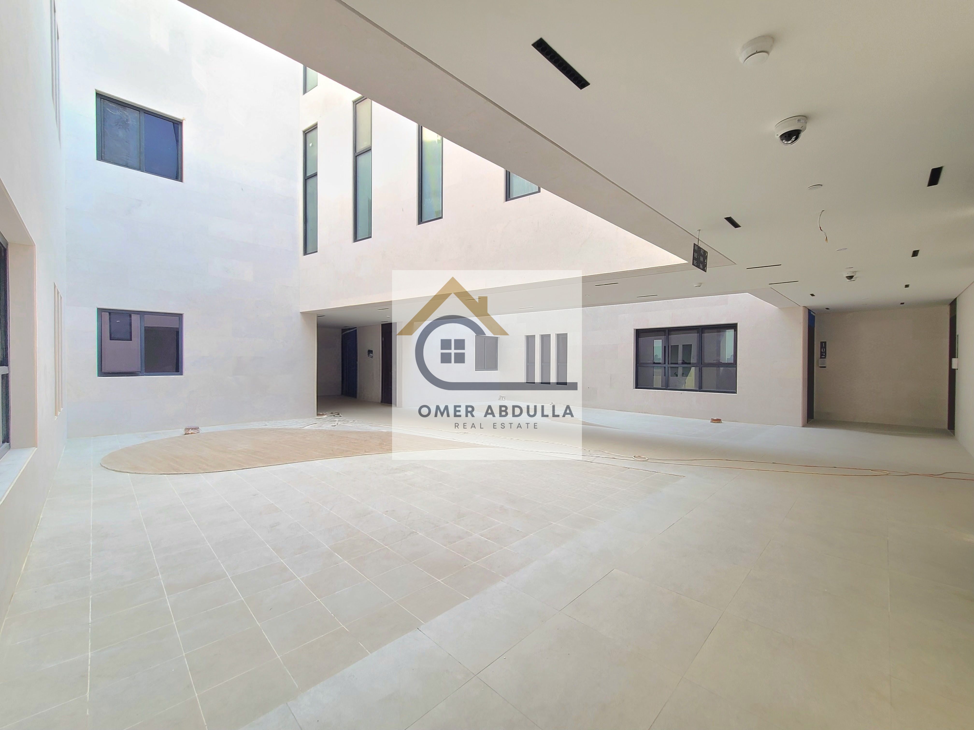Luxury 1BHK Apartment Only 52k with balcony and with car parking free front of University area