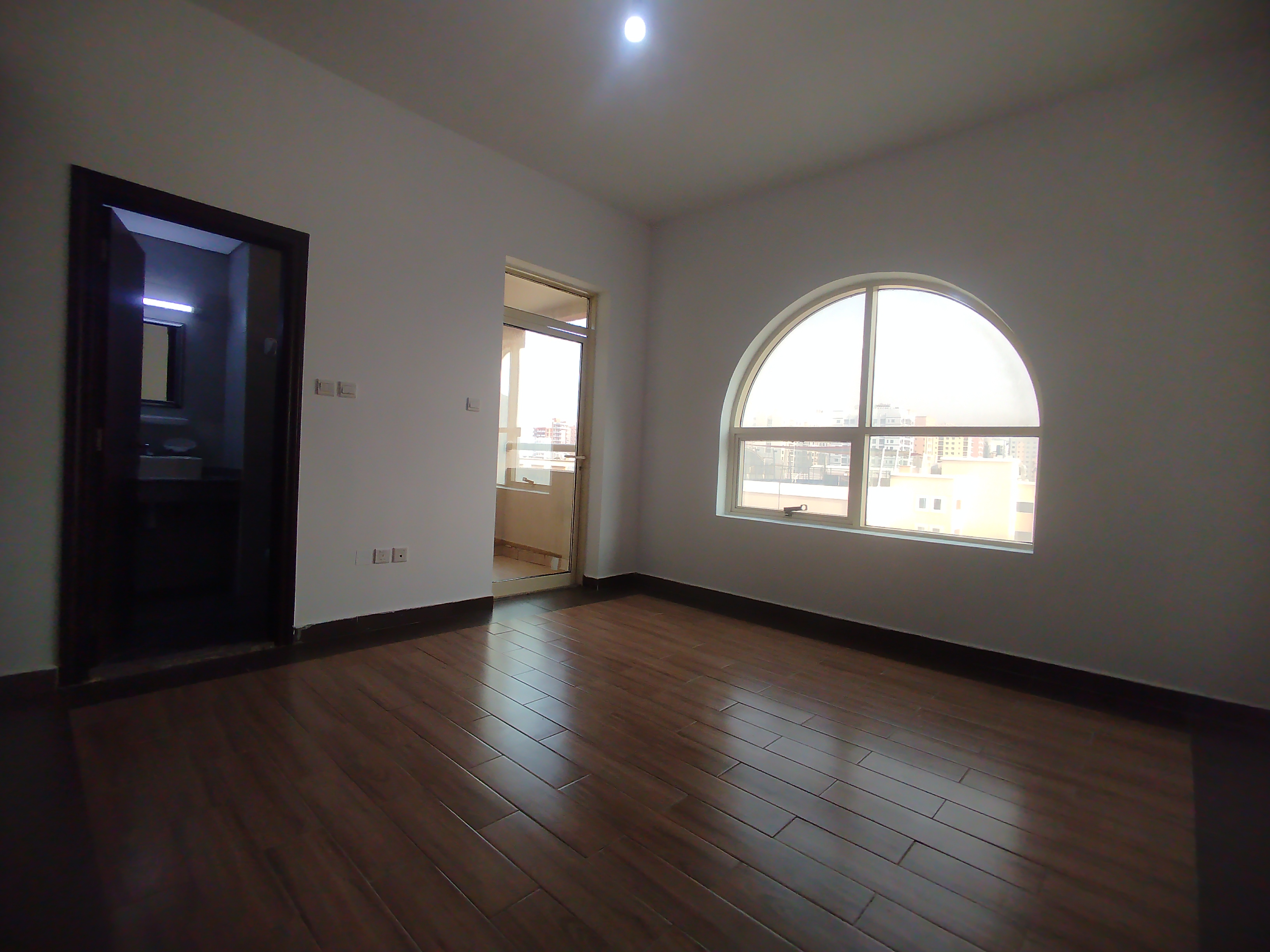 Luxury 3BHK Apt For Family||Close To NMC Central School||Parking Gym Pool Maintenance/