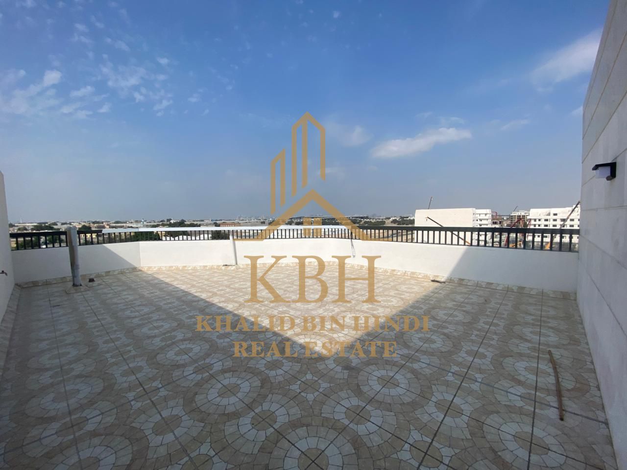 Luxury Penthouse – First Tenant + 1 month free – 1 Master Bedroom + Hall with Private Terrace and Open View in Muweilah, Al Falah