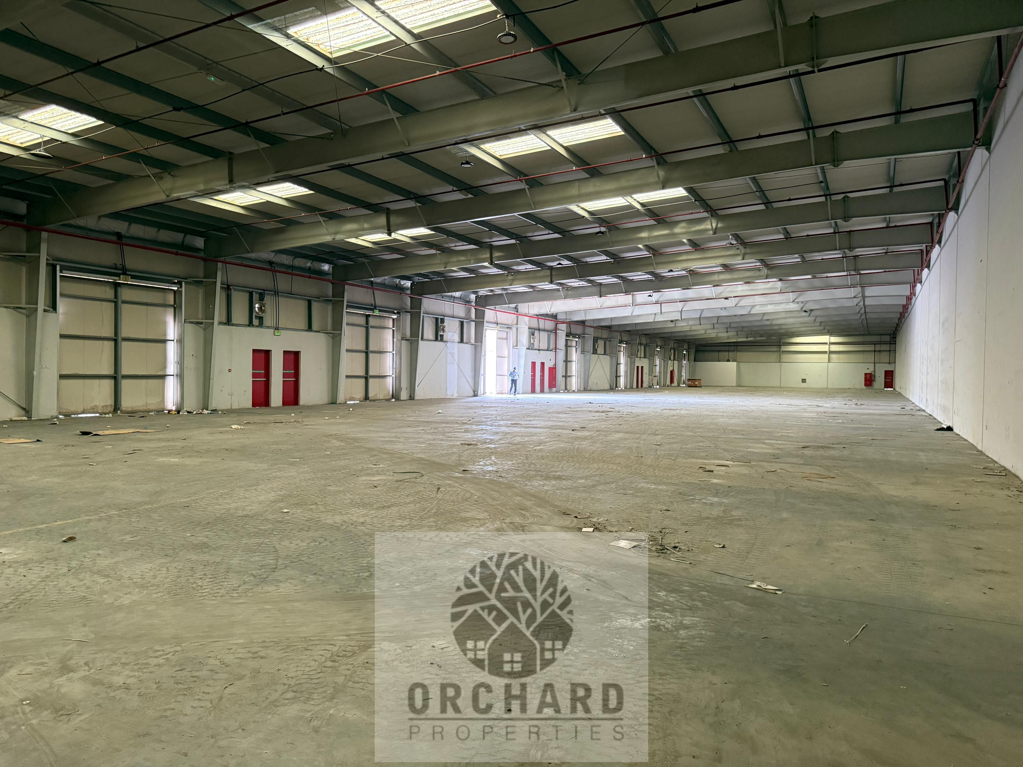 23249 SQFT / WAREHOUSE / AVAILABLE FOR HEAVY STORAGE/ GOOD 4 ENTRANCE / GOOD LOCATION.