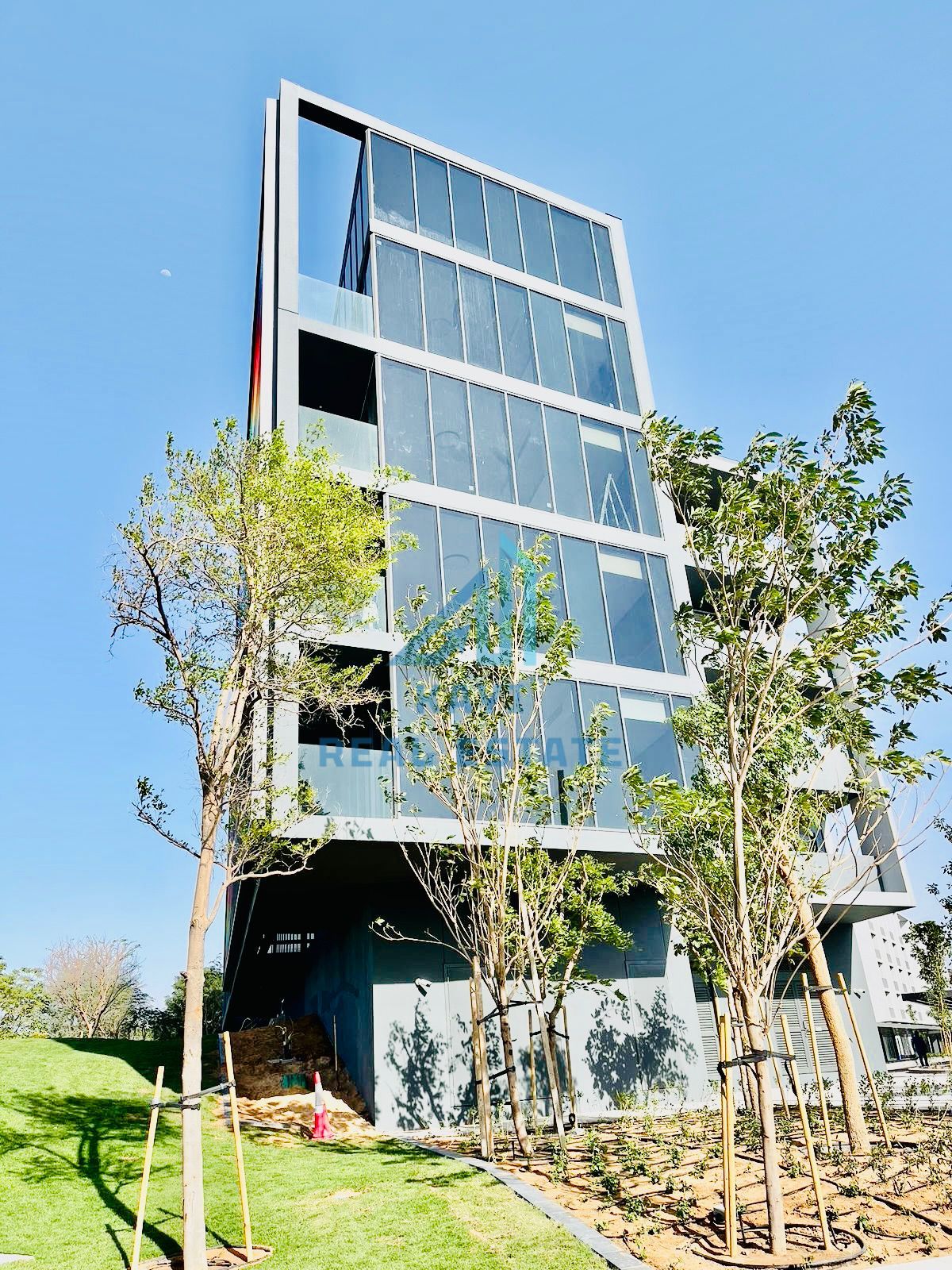modern Luxury Meets Urban Convenience: Sprawling 3BHK in the Heart of Aljada