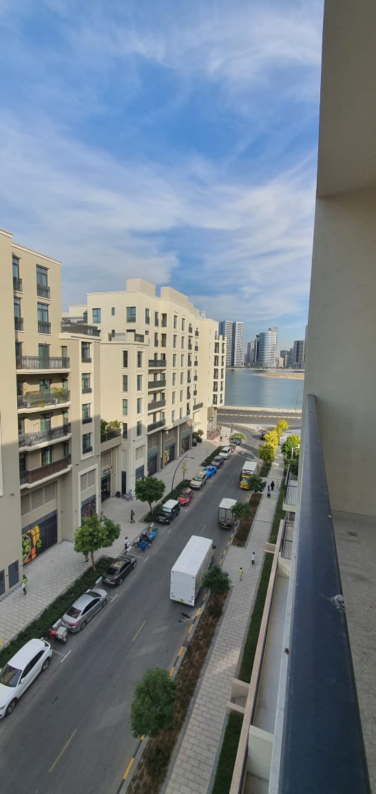 For sale 2bedroom apartment featuring a stunning front and side open view overlooking the lake,