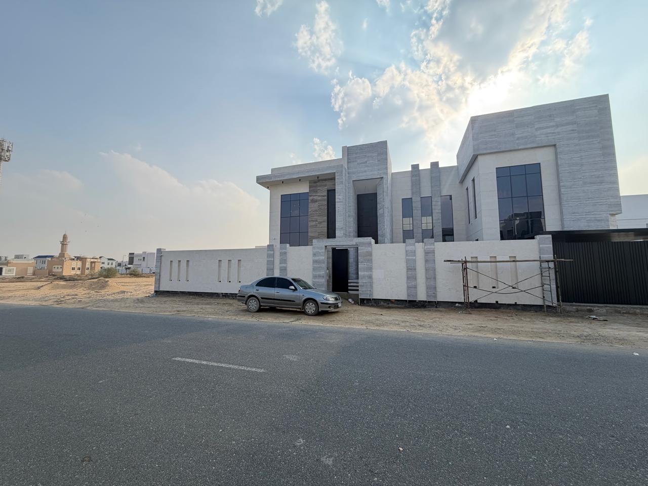 For sale luxury villa in Al Hoshi – a special opportunity