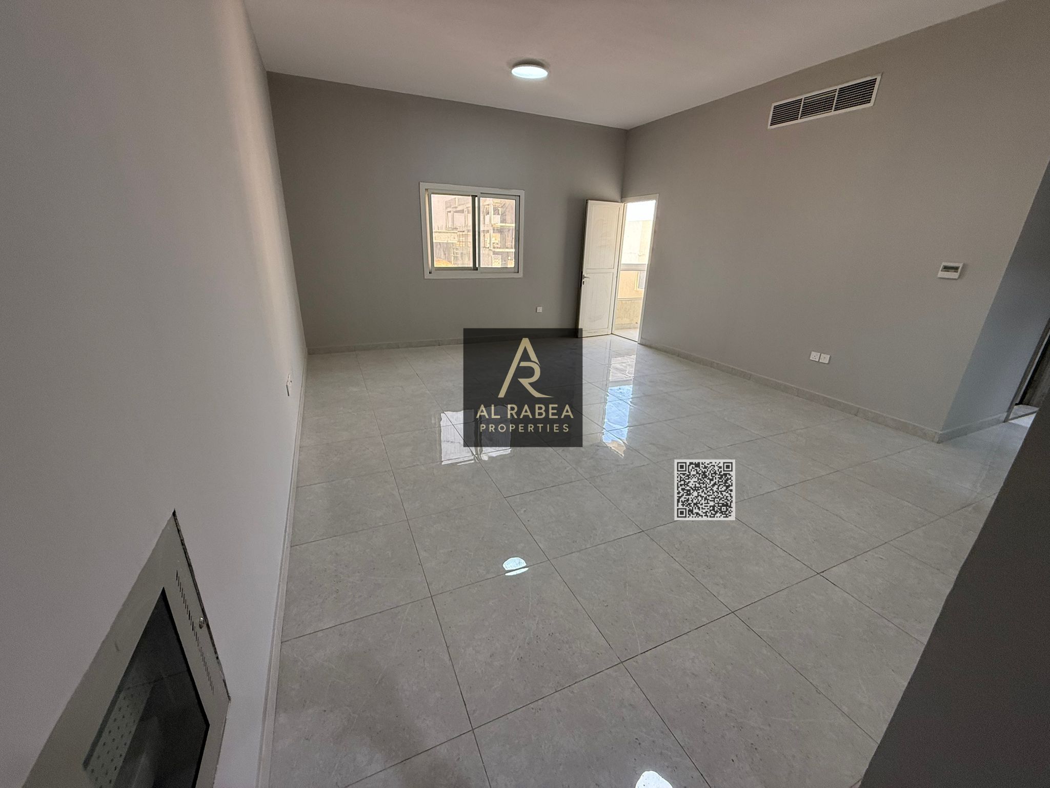 Central air conditioning, built-in wardrobes, spacious area, strategic location close to all services