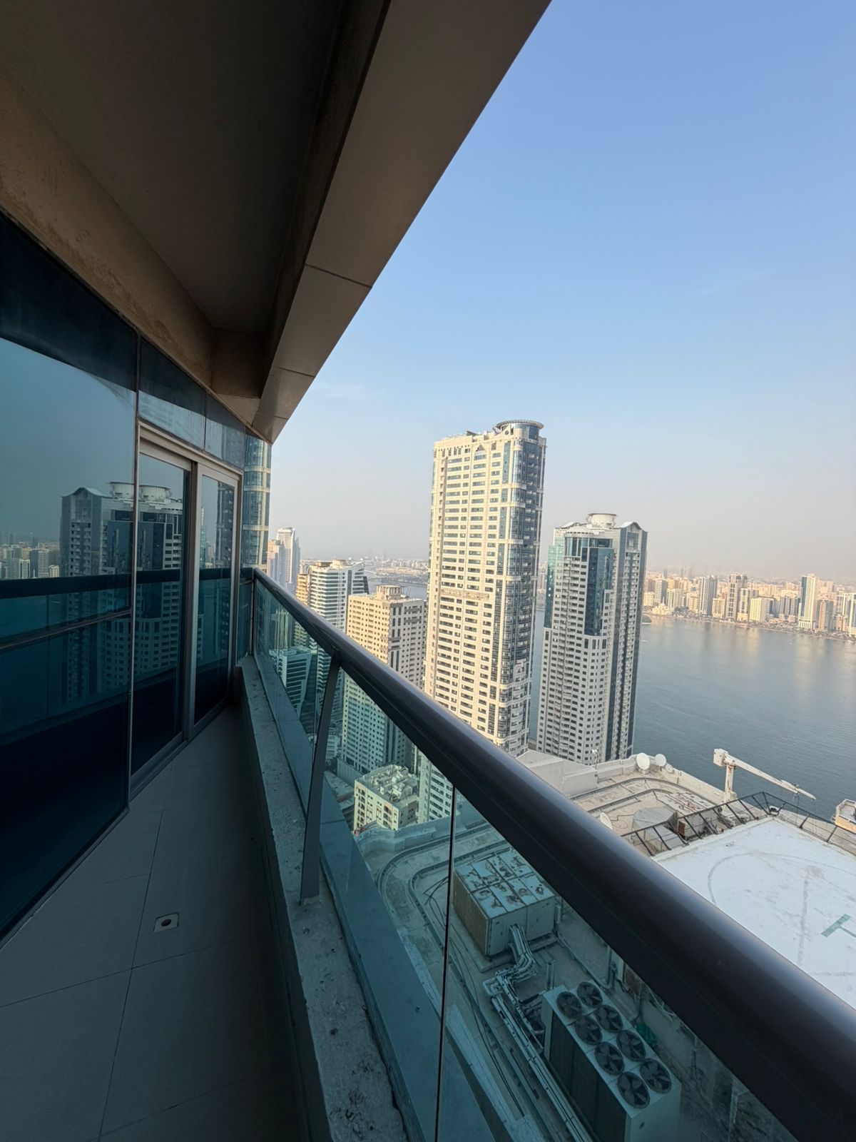 For Sale: 2-Bedroom Apartment with Living Room and Sea View in Palm Tower 3