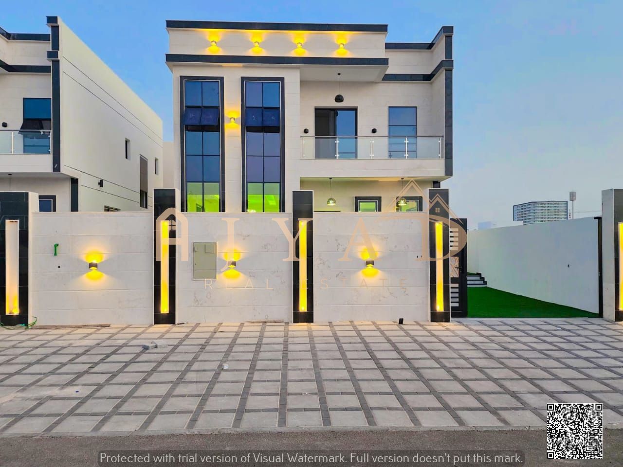 Villa for sale in Ajman at a bargain price, including registration fees. Excellent location. Freehold ownership for life for all nationalities with ba