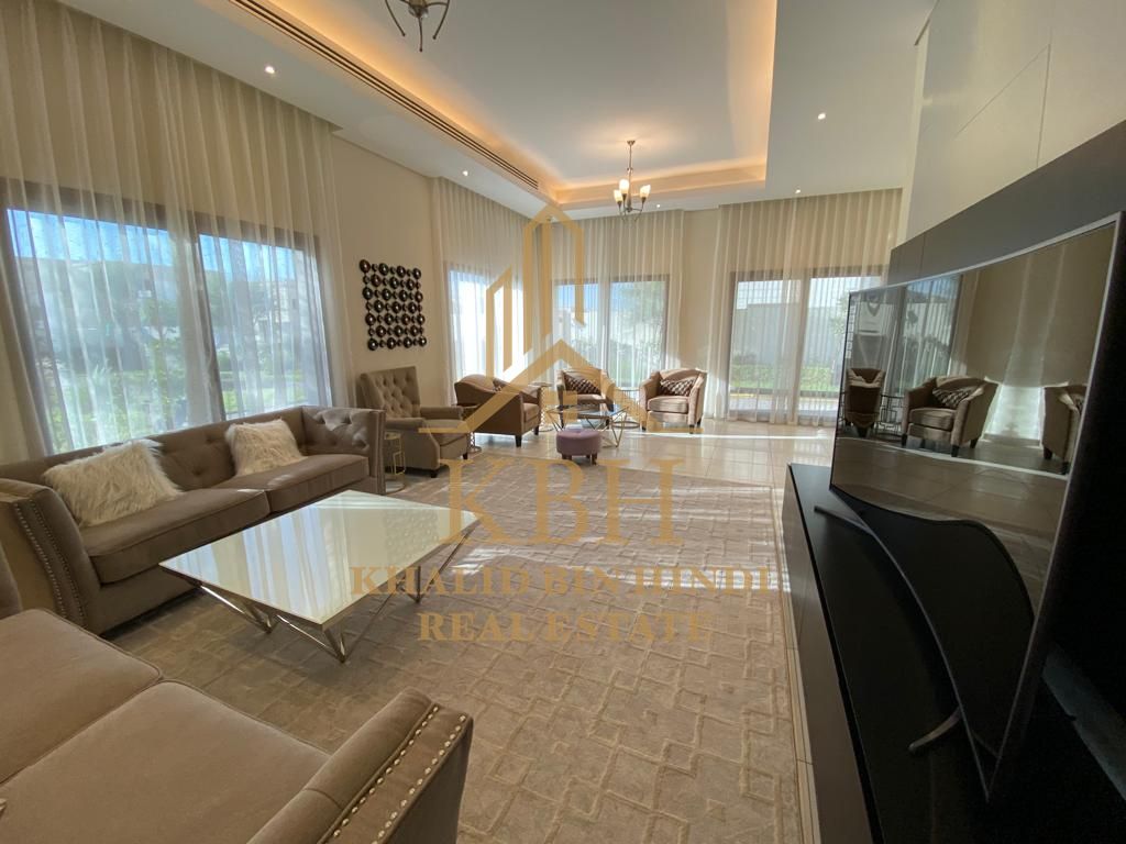 A luxurious lifestyle begins here: 5 master bedroom villa, optional swimming pool, strategic location close to all services and shopping centers