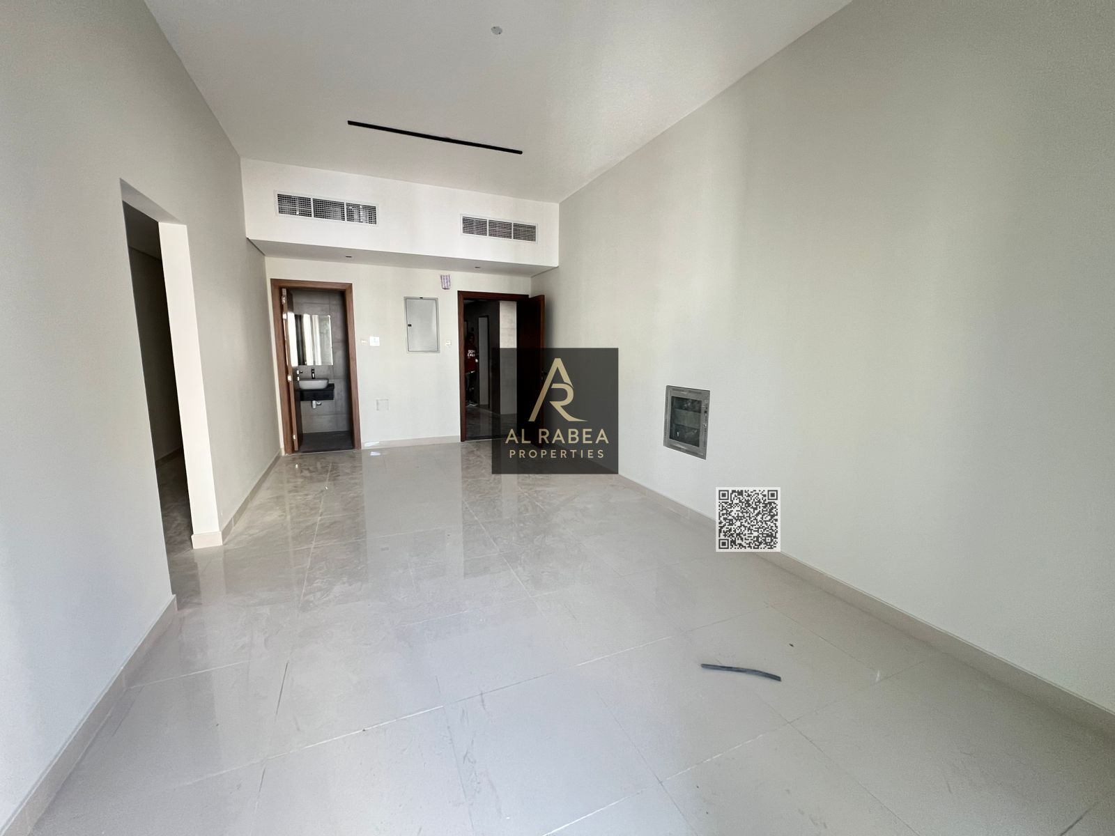 Al-Nuaimiya, near Al-Hikma School, three rooms, three bathrooms, balcony, closets, 65,000 (currency unspecified) in four installments, close to servic